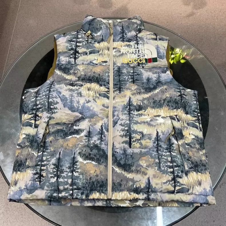 Gucci Gucci X The North Face Padded Vest - dmc Size US L / EU 52-54 / 3 - 1 Thumbnail