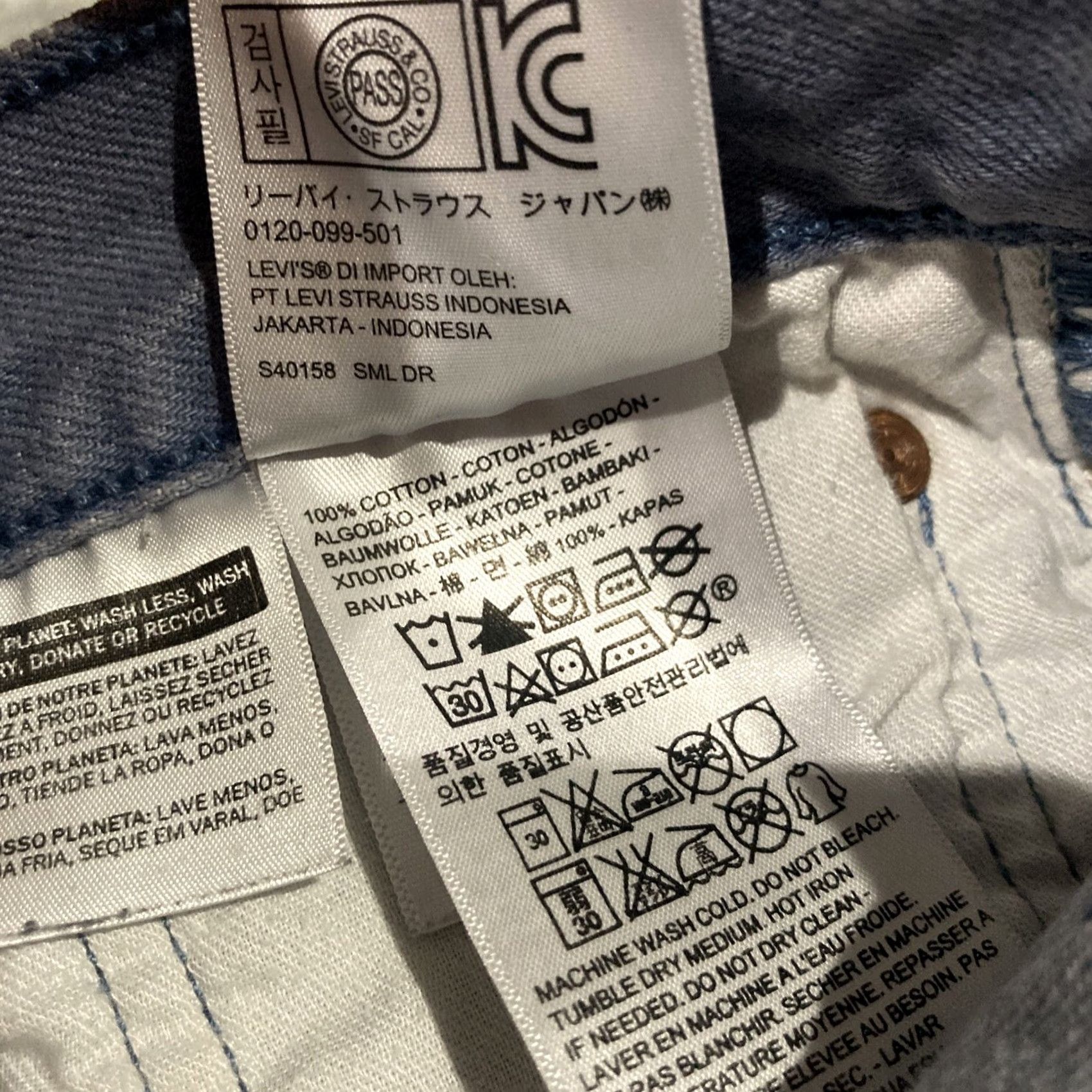 Levi's Levi's 501 Jeans Button Fly Mens Size 34x31 Blue Medium Wash Straight Leg Regular Fit Denim 100% Cotton Classic Vintage? Size US 38 / EU 54 - 8 Thumbnail