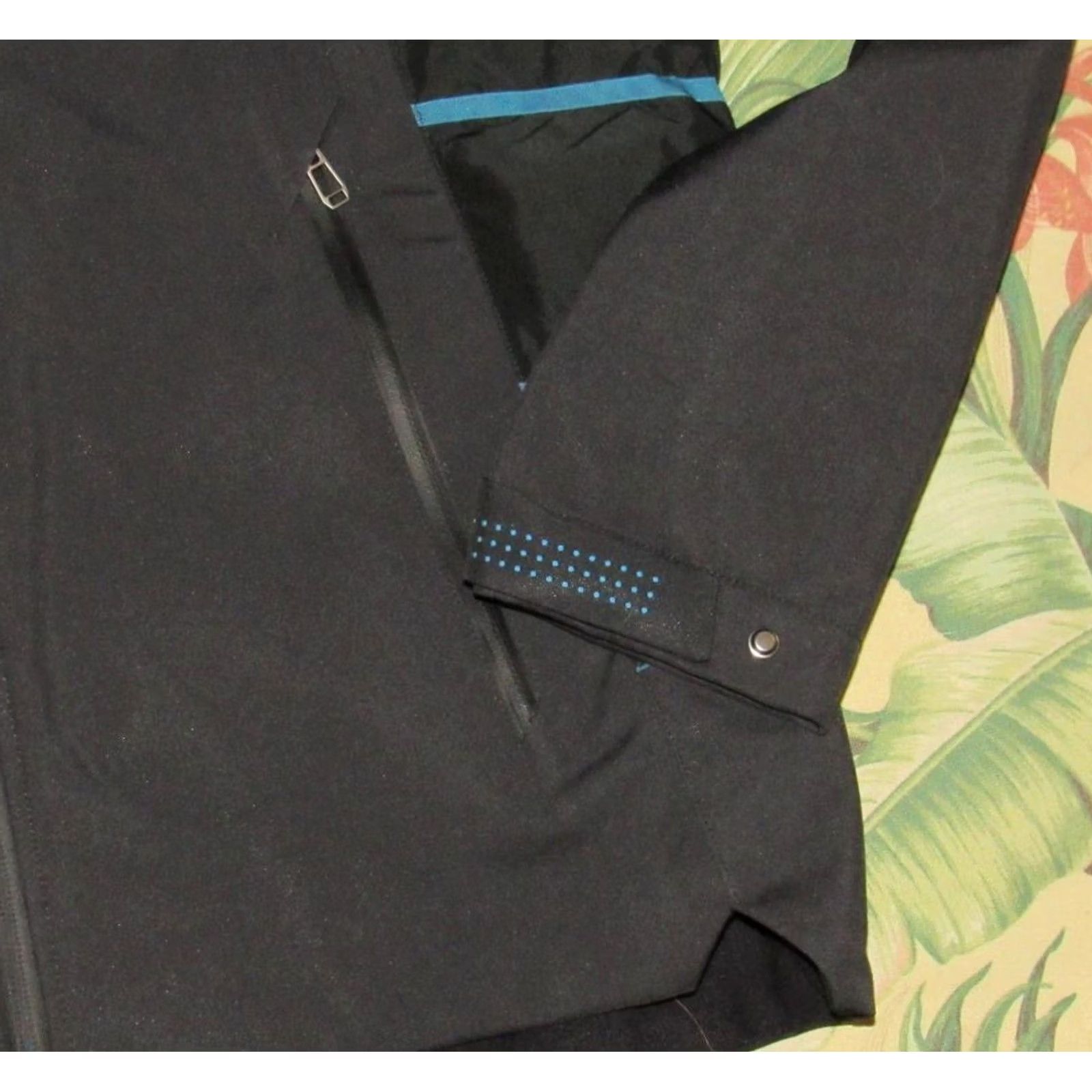 Vintage Porsche Taycan Collection Black Waterproof Jacket Small NWT Mens XS/S? Size US S / EU 44-46 / 1 - 3 Thumbnail