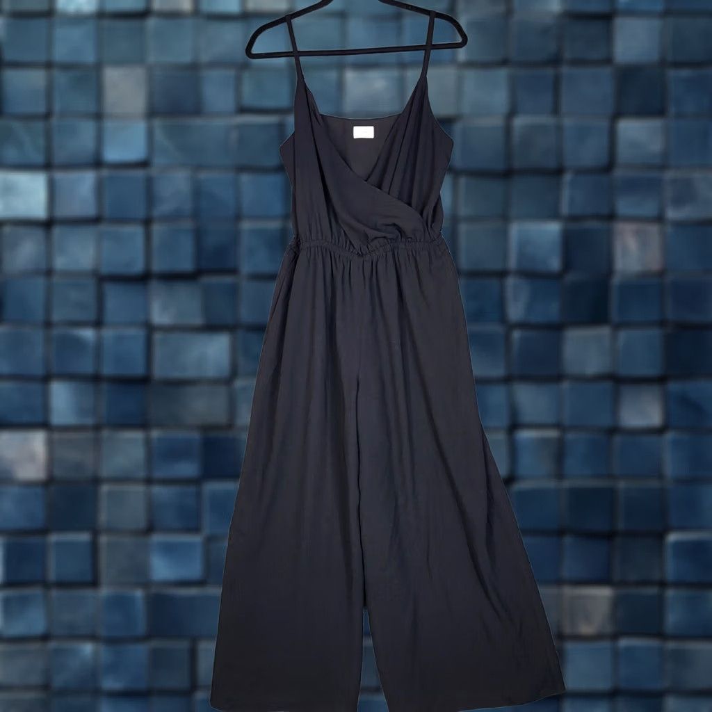 Vintage Wilfred Women's Black wrapped v-neck Stretch Wide leg Jumper suit L Size L / US 10 / IT 46 - 1 Thumbnail