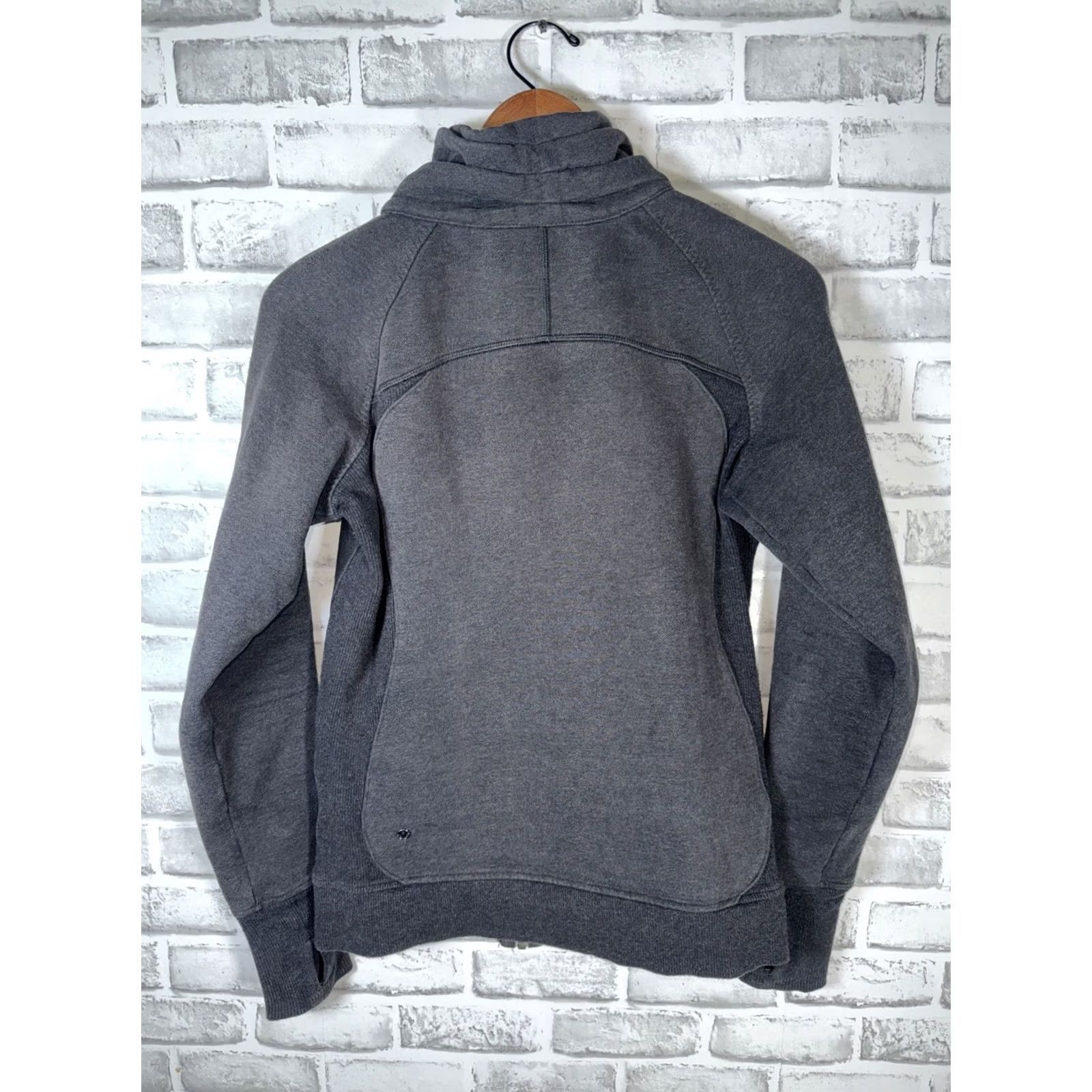 Lululemon Lululemon Jacket Full Zip Womens 6 Gray Dark 2020s Activewear Women Size M / US 6-8 / IT 42-44 - 7 Thumbnail