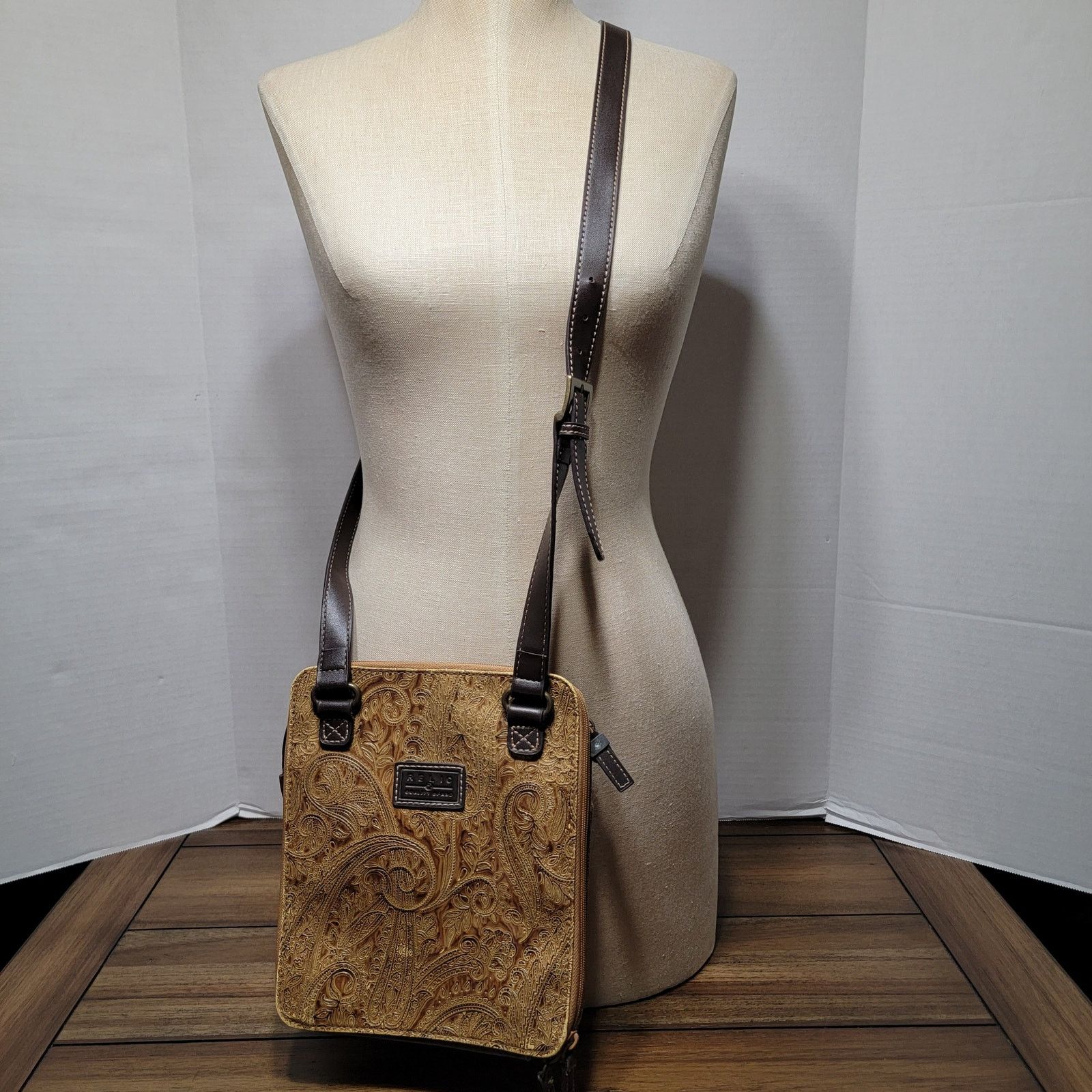 Relic Relic Embossed Paisley Faux Leather Crossbody Purse / Bag Size ONE SIZE - 1 Thumbnail