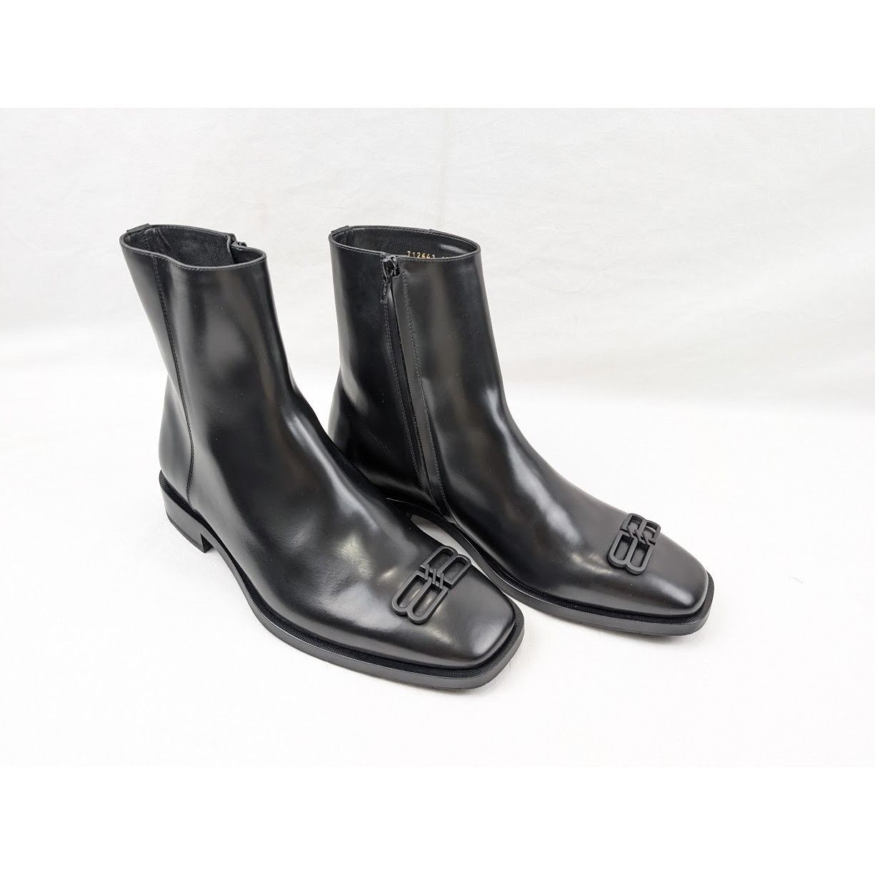 Balenciaga o1rshd1 Smooth Calf BB Matt Icon Bootie in Black/Black Size US 10 / EU 43 - 13 Thumbnail