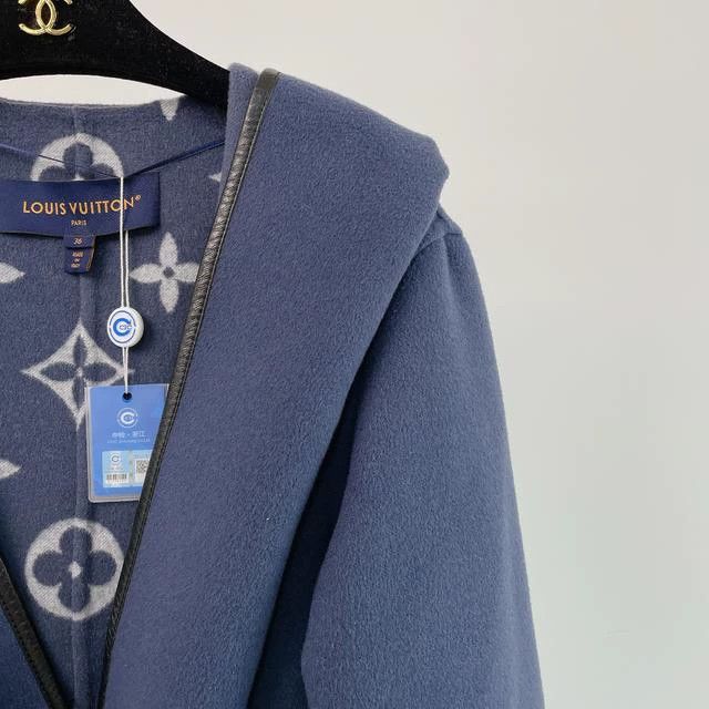Louis Vuitton LOUIS VUITTON Blue print wool coat with blue lining jacket Size XS / US 0-2 / IT 36-38 - 3 Thumbnail