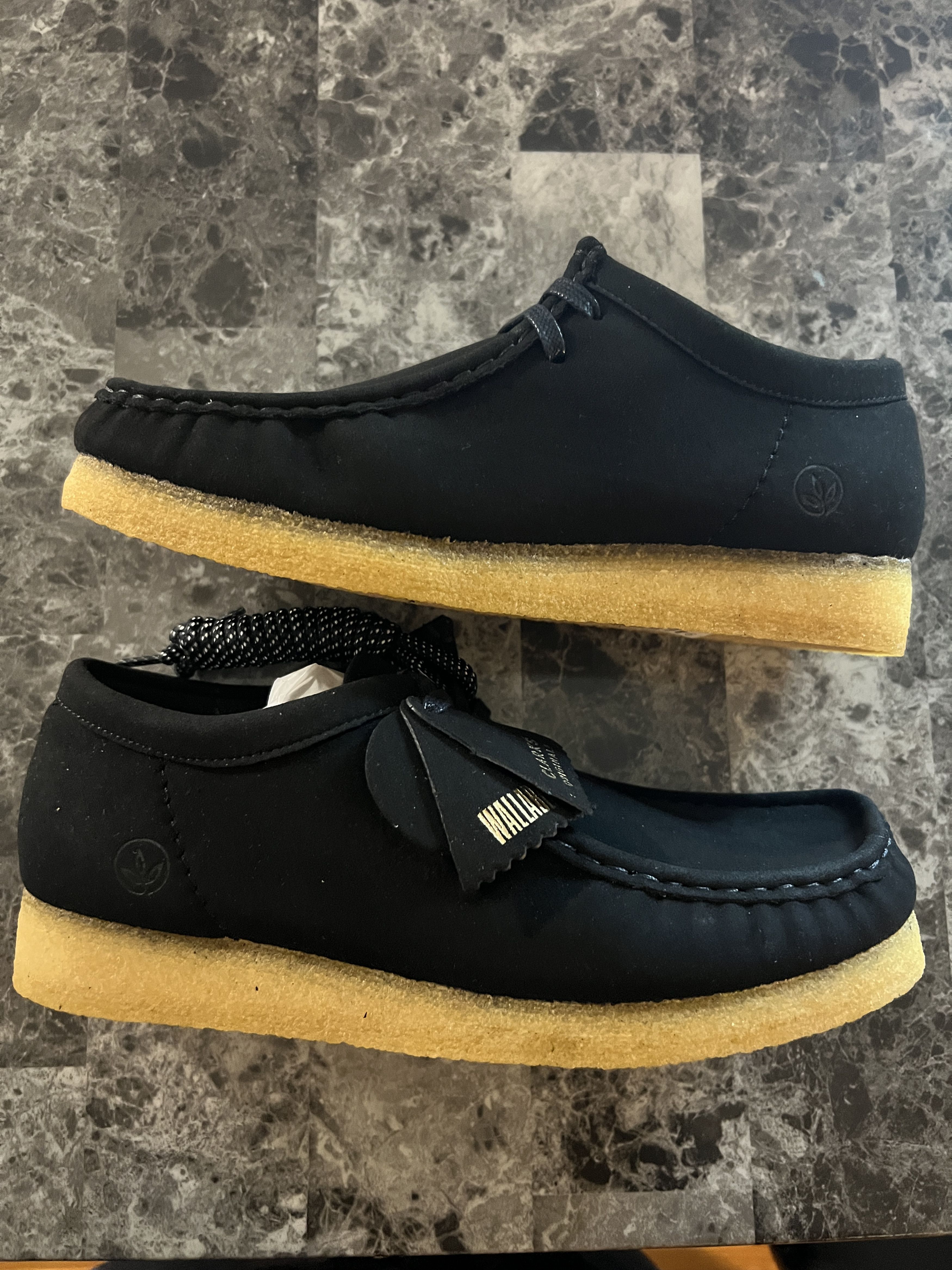 Clarks wallabee low black 2025