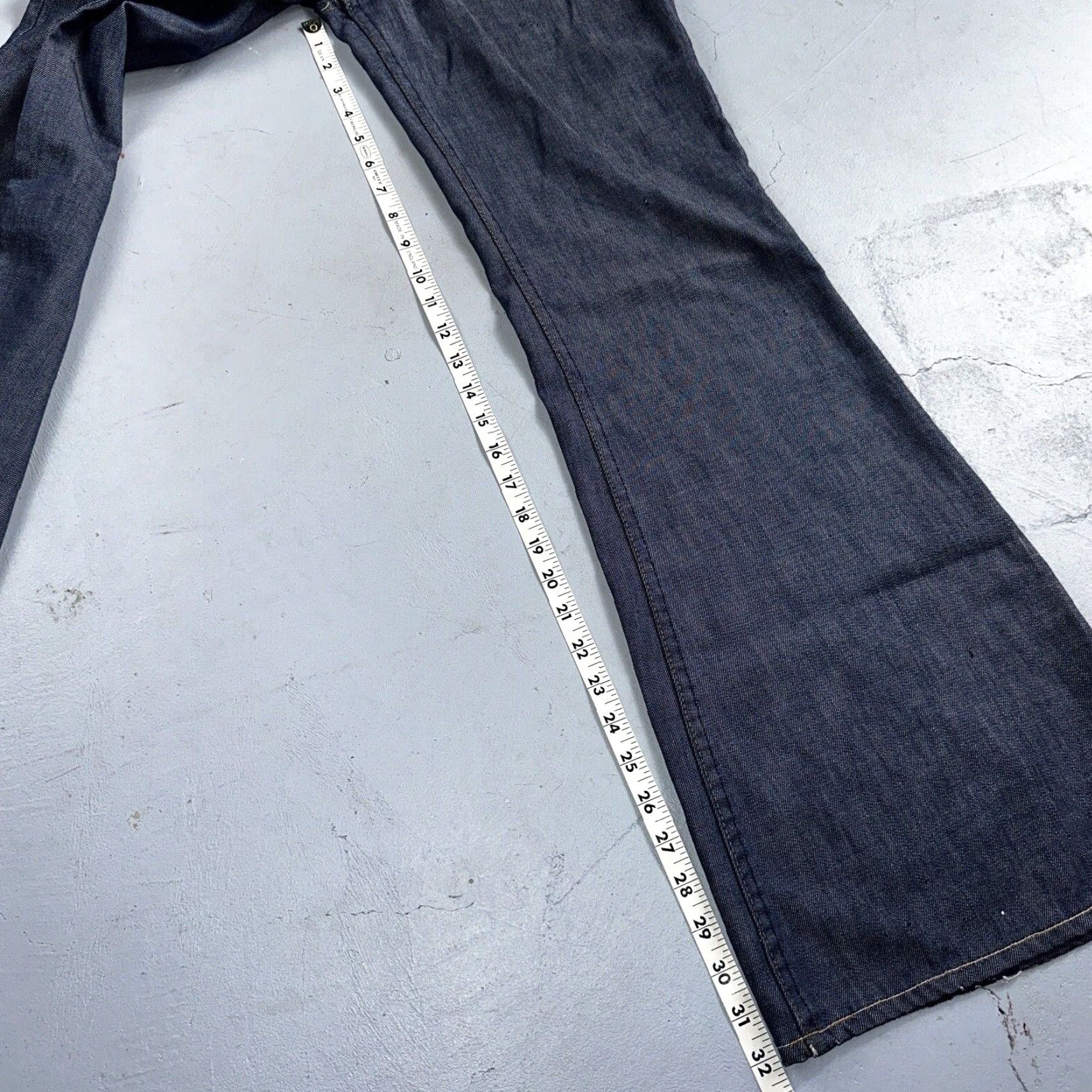 Levi's VINTAGE Levi's 684 Orange Tab Jeans Bell Bottom Dark Wash 29x32 Men Size US 29 - 7 Thumbnail