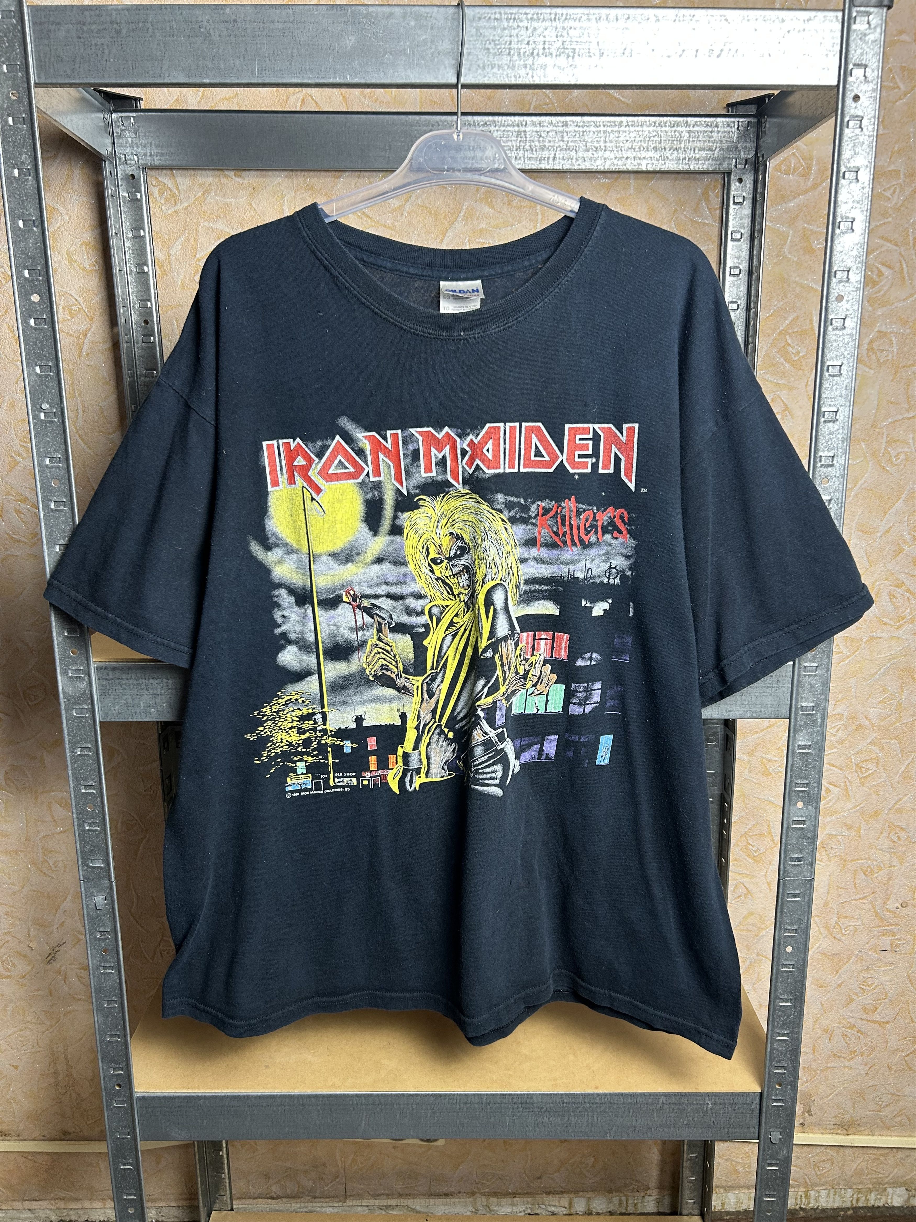 Band Tees Vintage 2000s Iron Maiden 1981 Print Rock Band T-shirt Size US XL / EU 56 / 4 - 1 Thumbnail