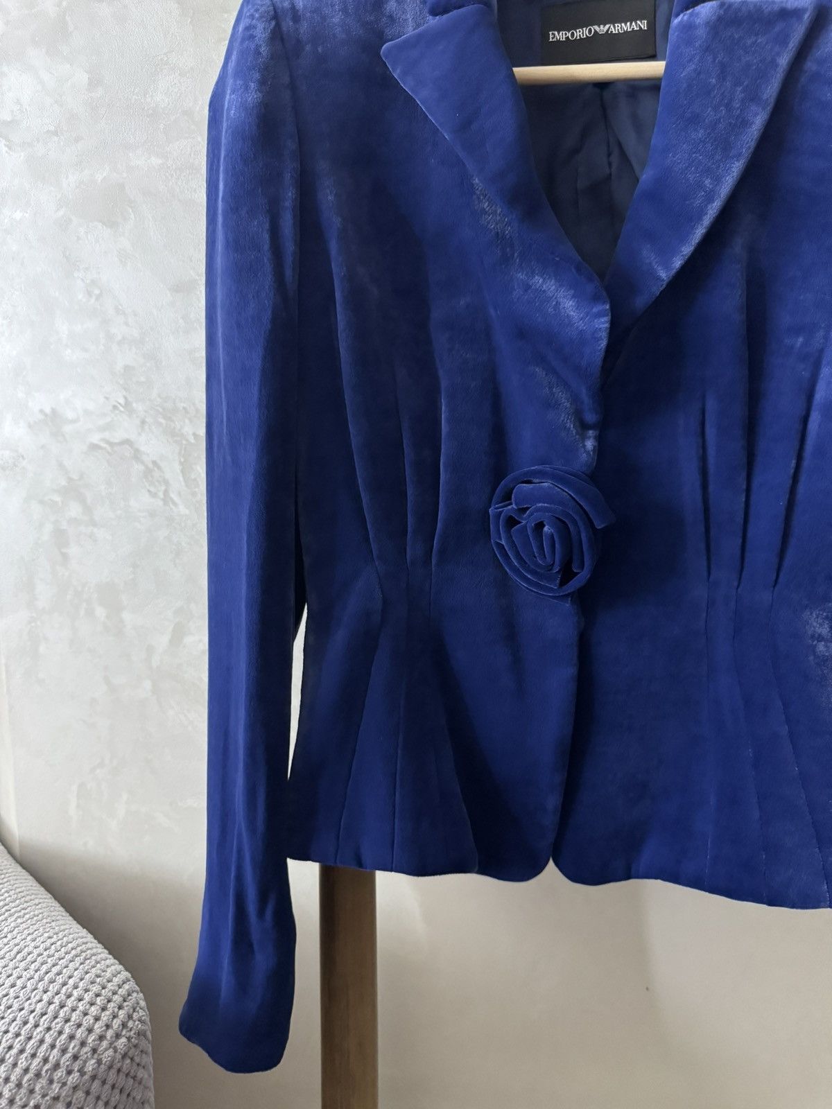 Emporio Armani × Giorgio Armani Emporio Armani Navy Blue Velvet Flowers Blazer Size XS / US 0-2 / IT 36-38 - 3 Thumbnail