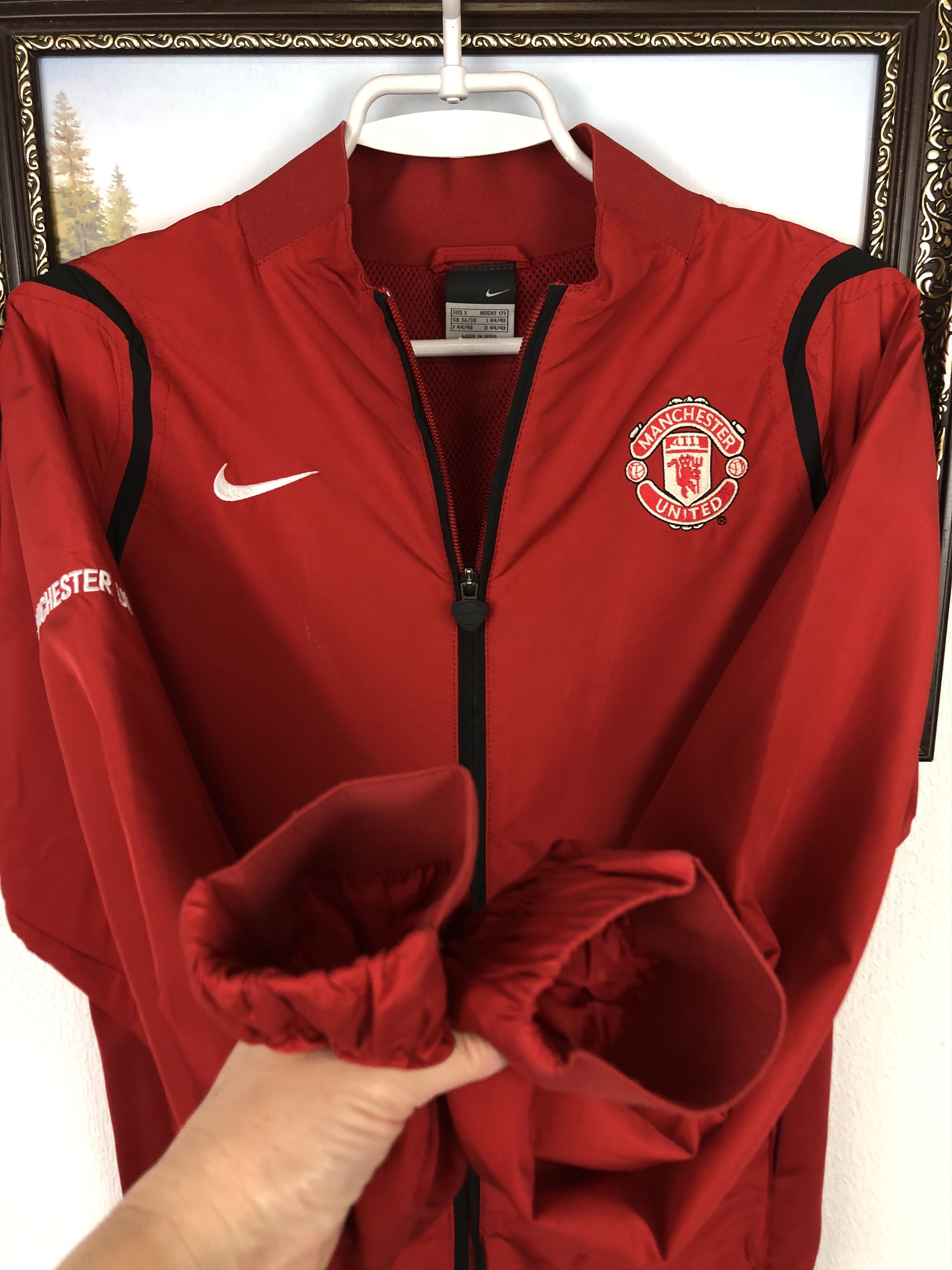 Nike Vintage Nike Manchester United Football Train Jacket Soccer Size US S / EU 44-46 / 1 - 7 Thumbnail