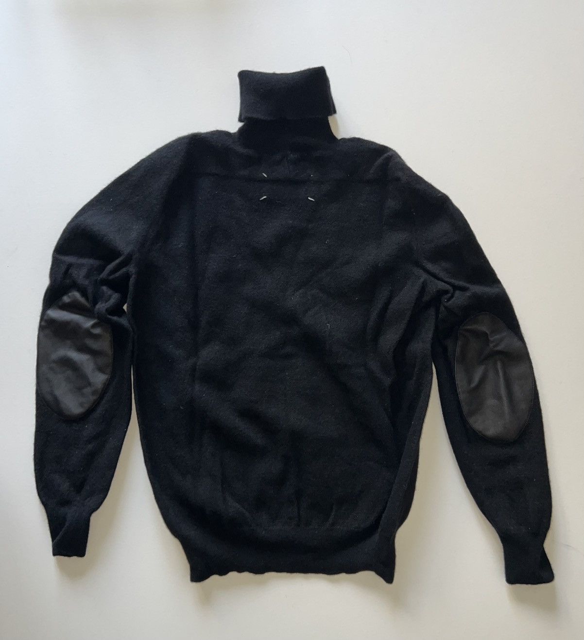 Maison Margiela Maison Margiela Turtle Neck Elbow Patch Wool Sweater Size US S / EU 44-46 / 1 - 4 Thumbnail