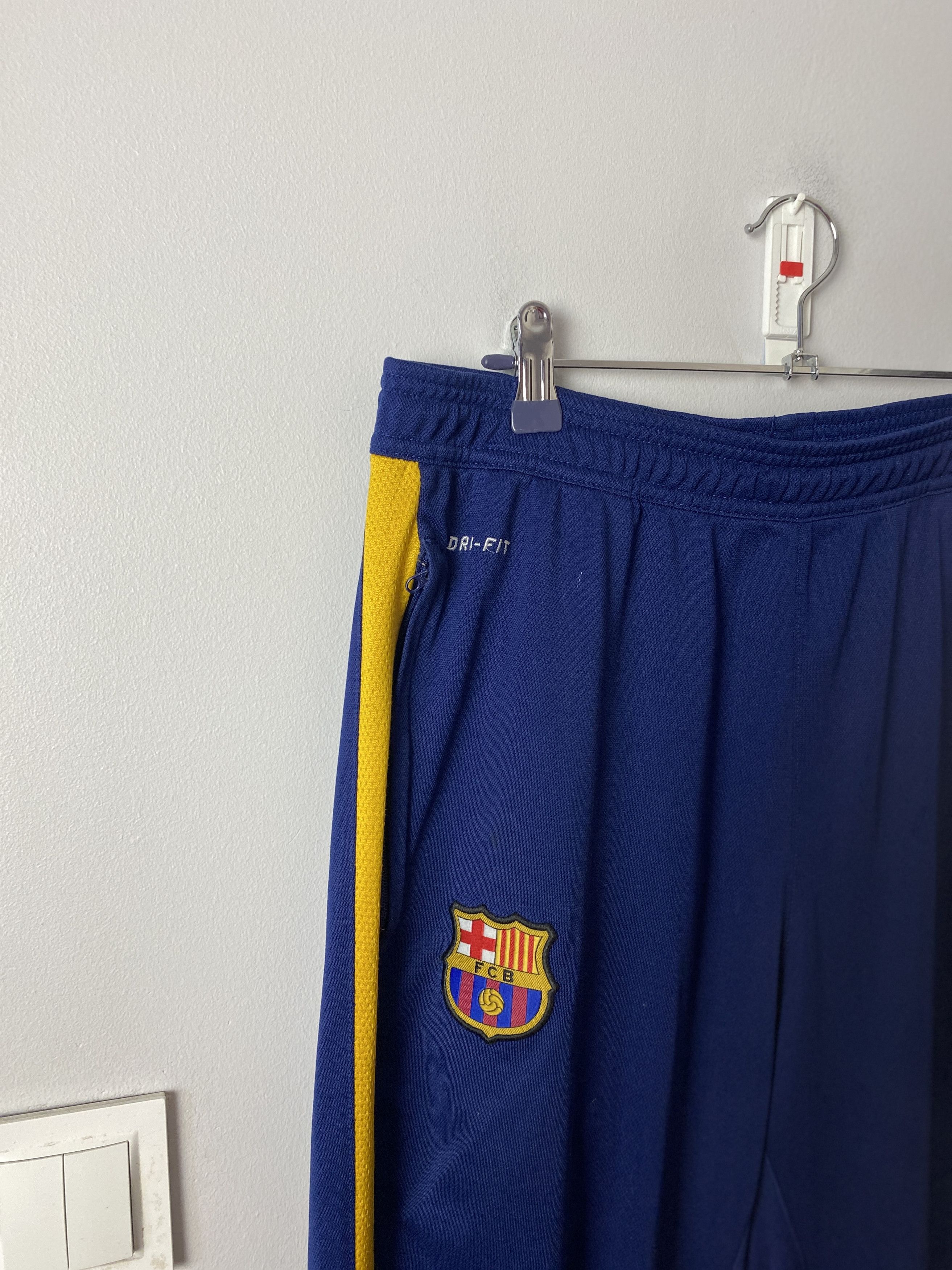 Nike Nike FC Barcelona soccer blockcore sweatpants jersey sport Size US 33 - 2 Thumbnail
