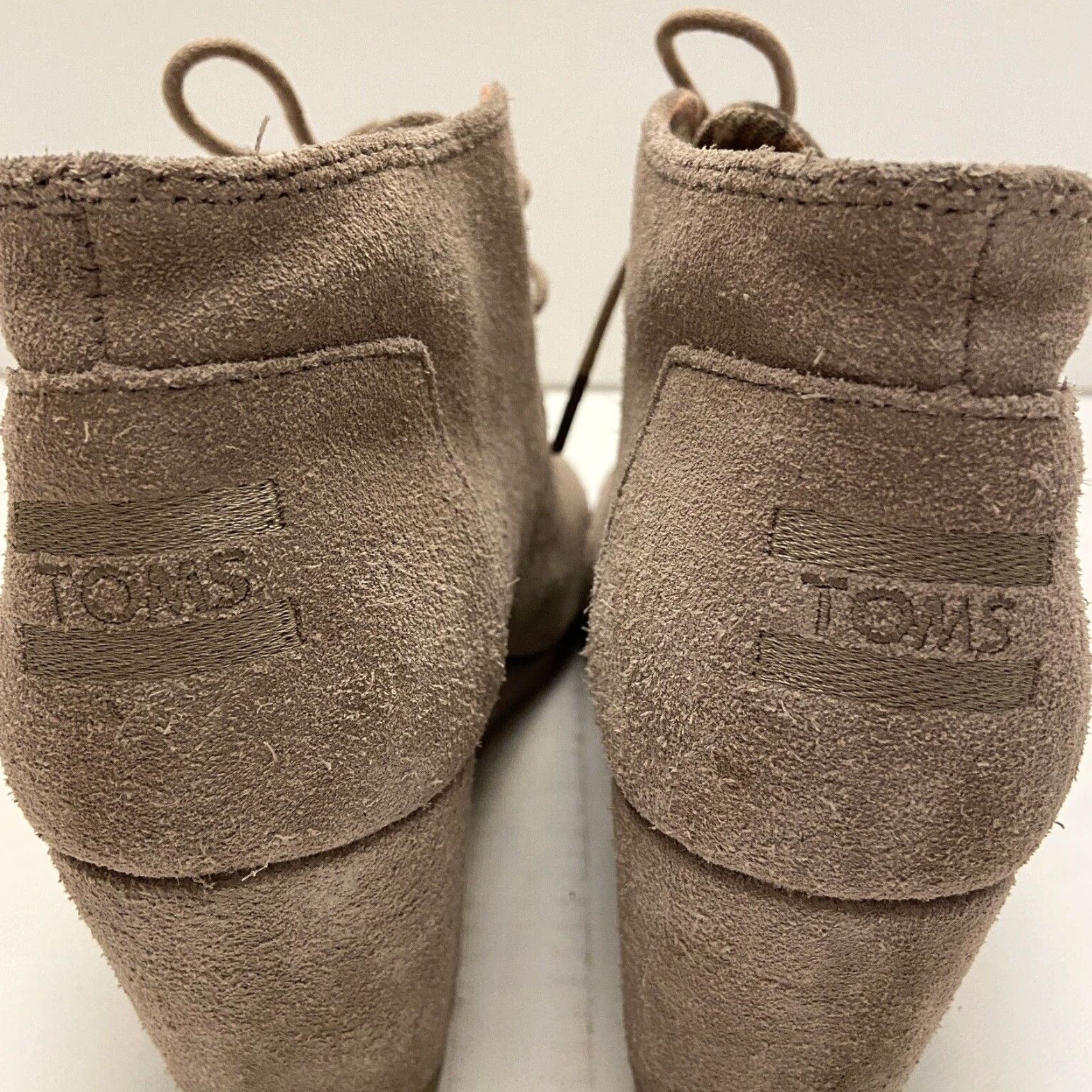 Toms TOMS Women's Ankle Bootie W9 Tan Suede Lace Up Wedge Beige Boots Size US 9 / IT 39 - 6 Thumbnail