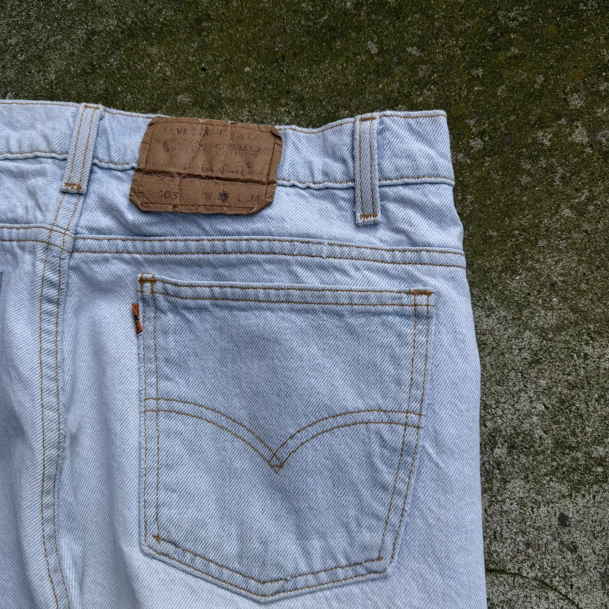 Levi's VINTAGE 90s LEVI'S 505 ORANGE TAB THRASHED LIGHT DENIM JEANS Size US 34 / EU 50 - 10 Thumbnail
