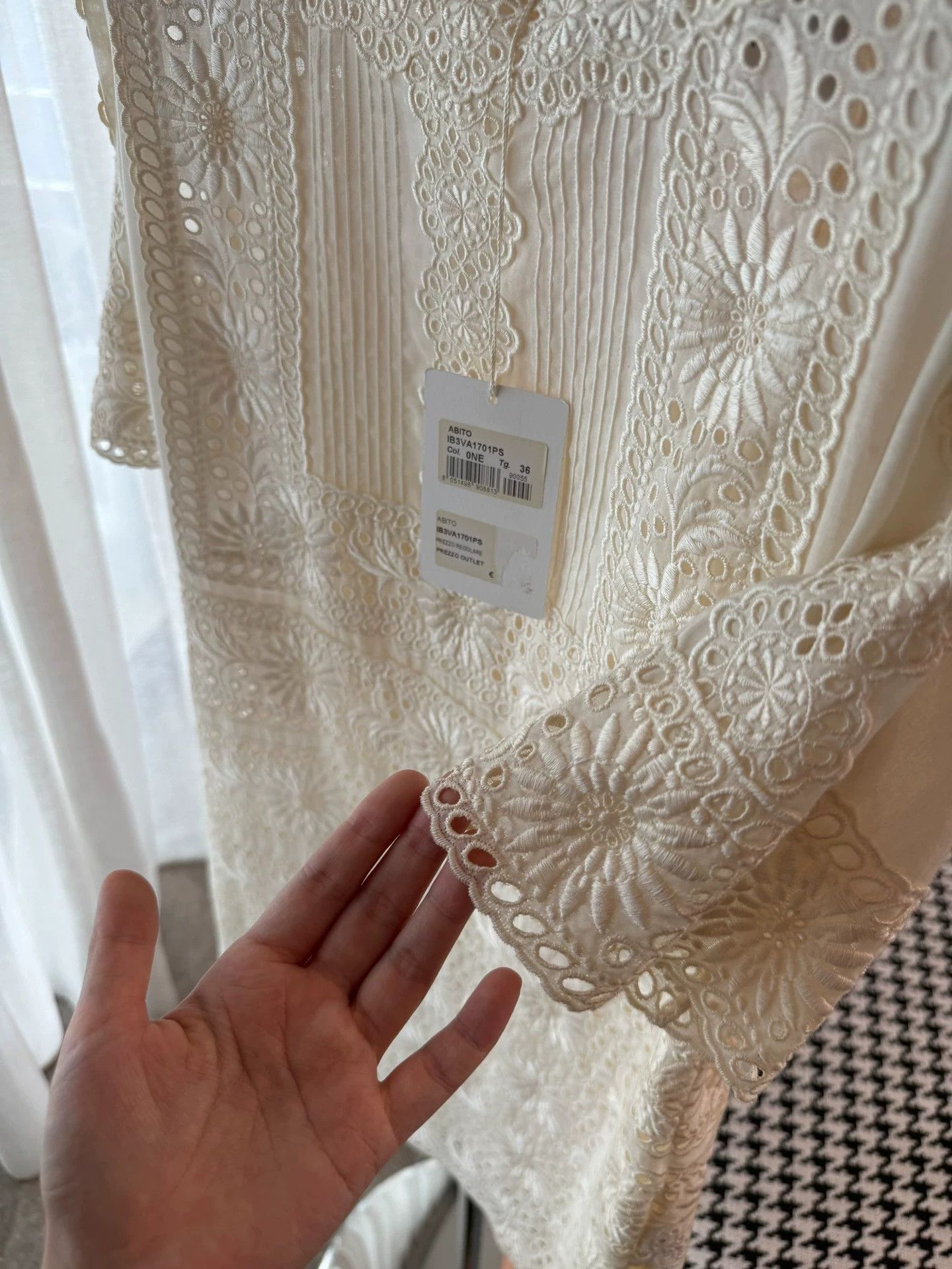 Valentino Valentino Lace Embroidered Daisy Lined Dress 36 NWT Size XS / US 0-2 / IT 36-38 - 4 Thumbnail