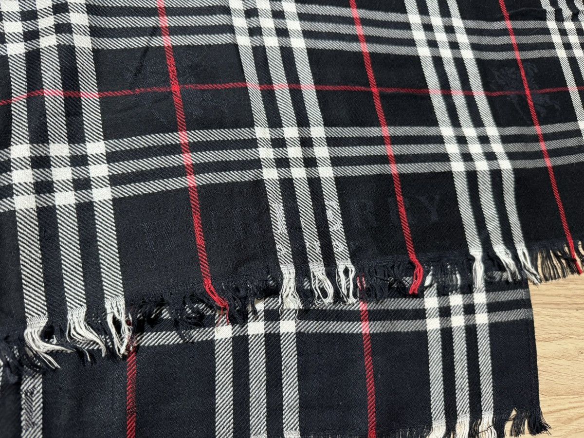 Burberry Burberry light scarf shawl Size ONE SIZE - 4 Thumbnail