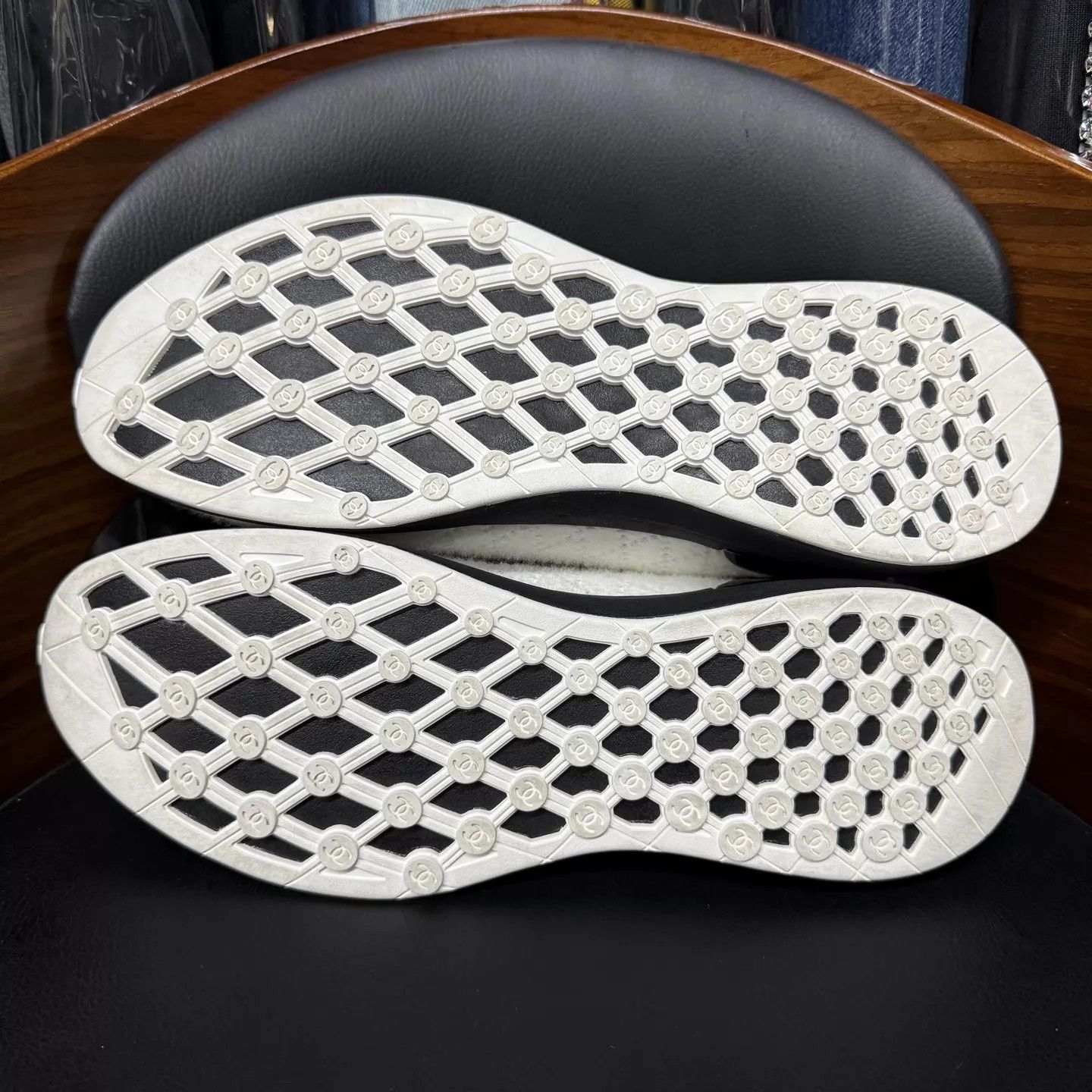 Chanel Chanel Black White Sneakers 41 Mint Size US 8 / EU 41 - 9 Thumbnail