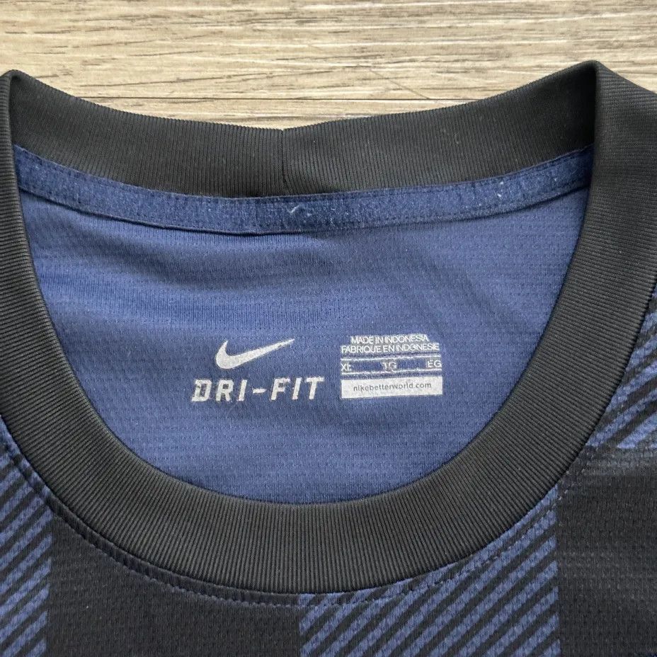 Nike Authentic Manchester United AON 2013-14 Away Jersey Kit Size US XL / EU 56 / 4 - 5 Thumbnail