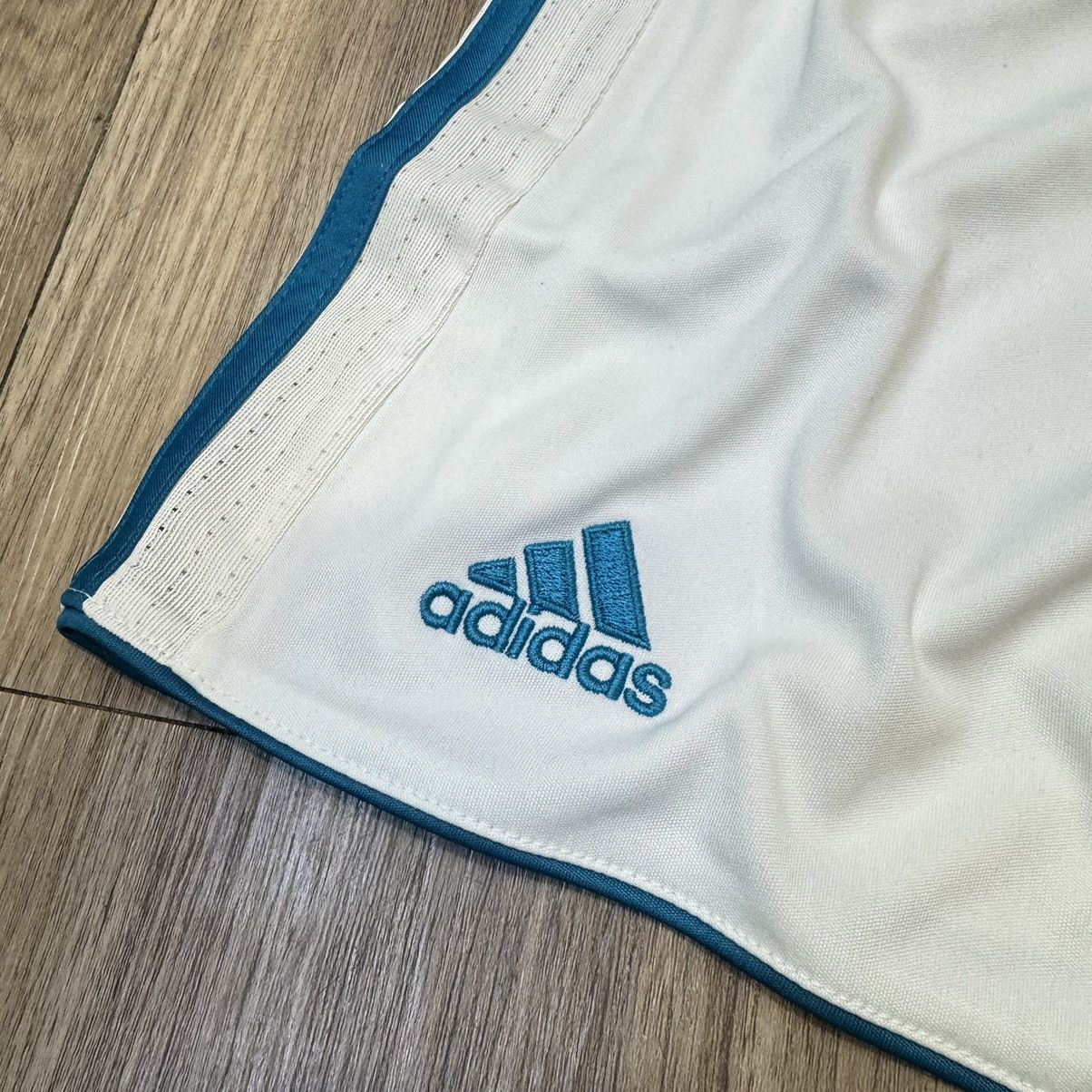 Other (Youth size)Real Madrid 17/18 home short (Bnwt) Size US 26 / EU 42 - 4 Thumbnail