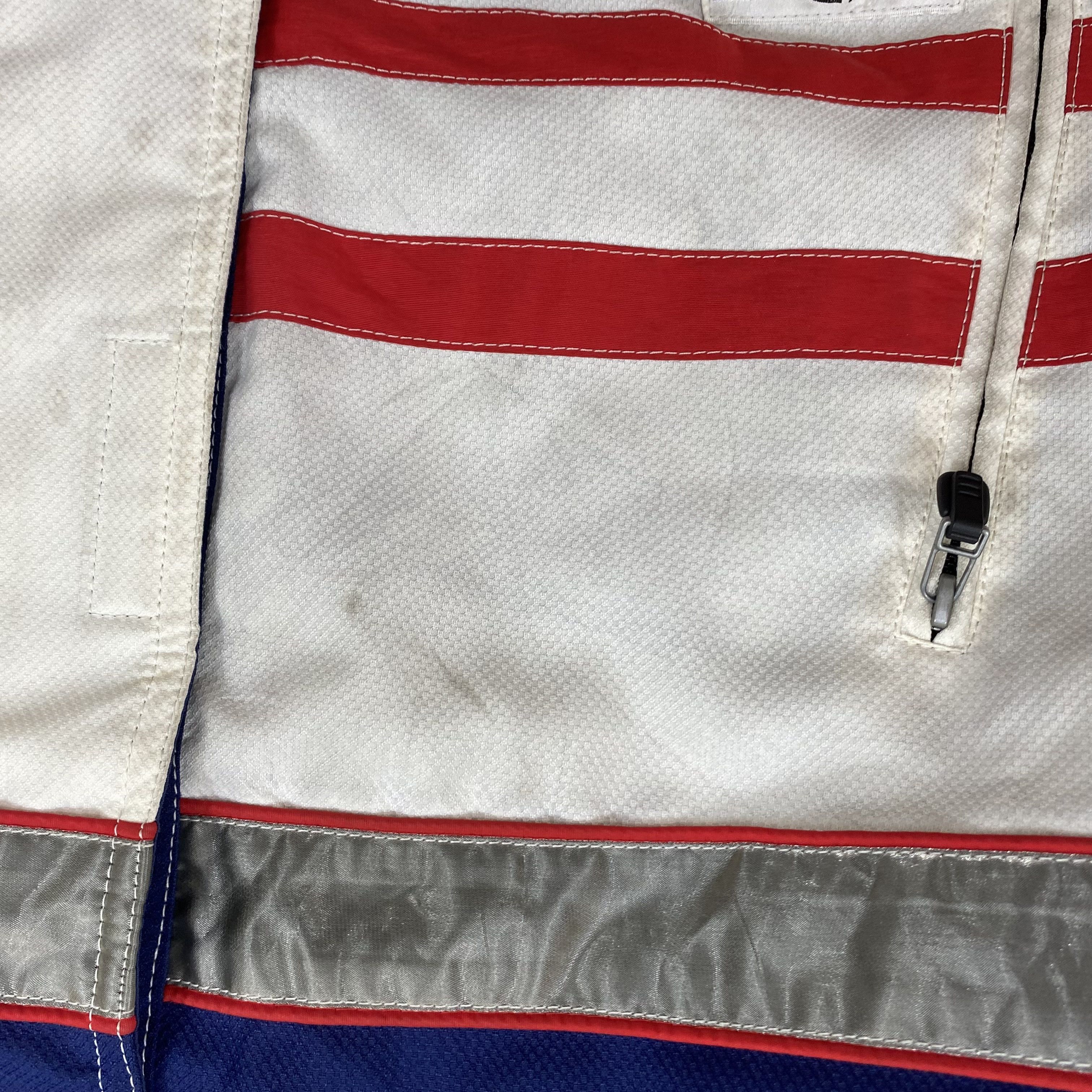 Sasquatchfabrix 🔥offer me🔥vintage sasquatch ski jacket-j591 Size US L / EU 52-54 / 3 - 23 Thumbnail