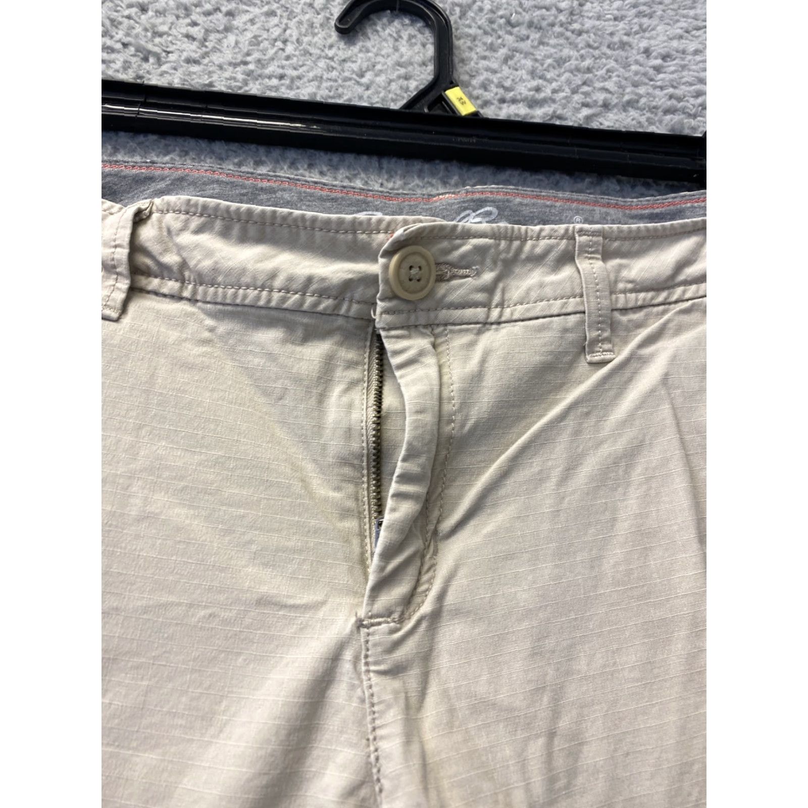 Eddie Bauer Eddie Bauer Classic Fit Chino Shorts Womens 6 Beige Pockets Casual Travel Size 28" / US 6 / IT 42 - 2 Thumbnail