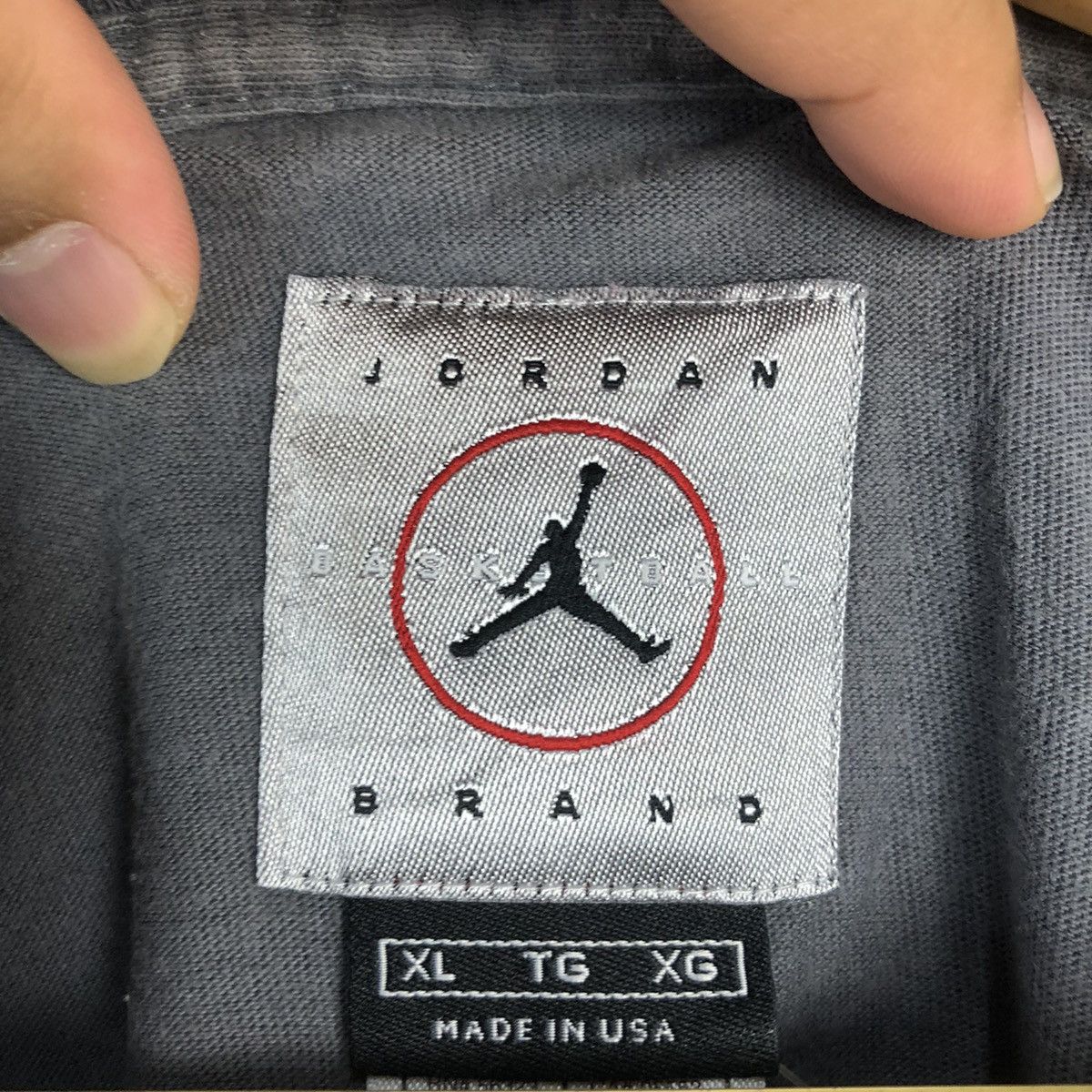 Jordan Brand Jordan Brand Nike faded Grey vintage tee #A540 Size US XL / EU 56 / 4 - 12 Thumbnail
