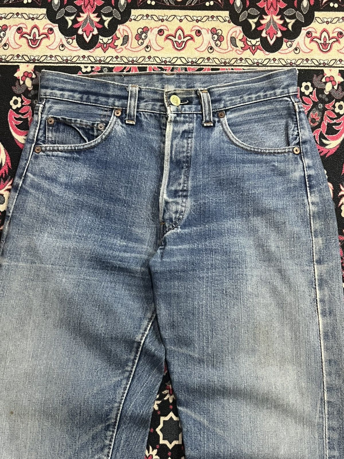 Levi's Vintage 60s Levi’s 501 Button No 6 Distressed Selvedge Jeans Size US 28 / EU 44 - 4 Thumbnail