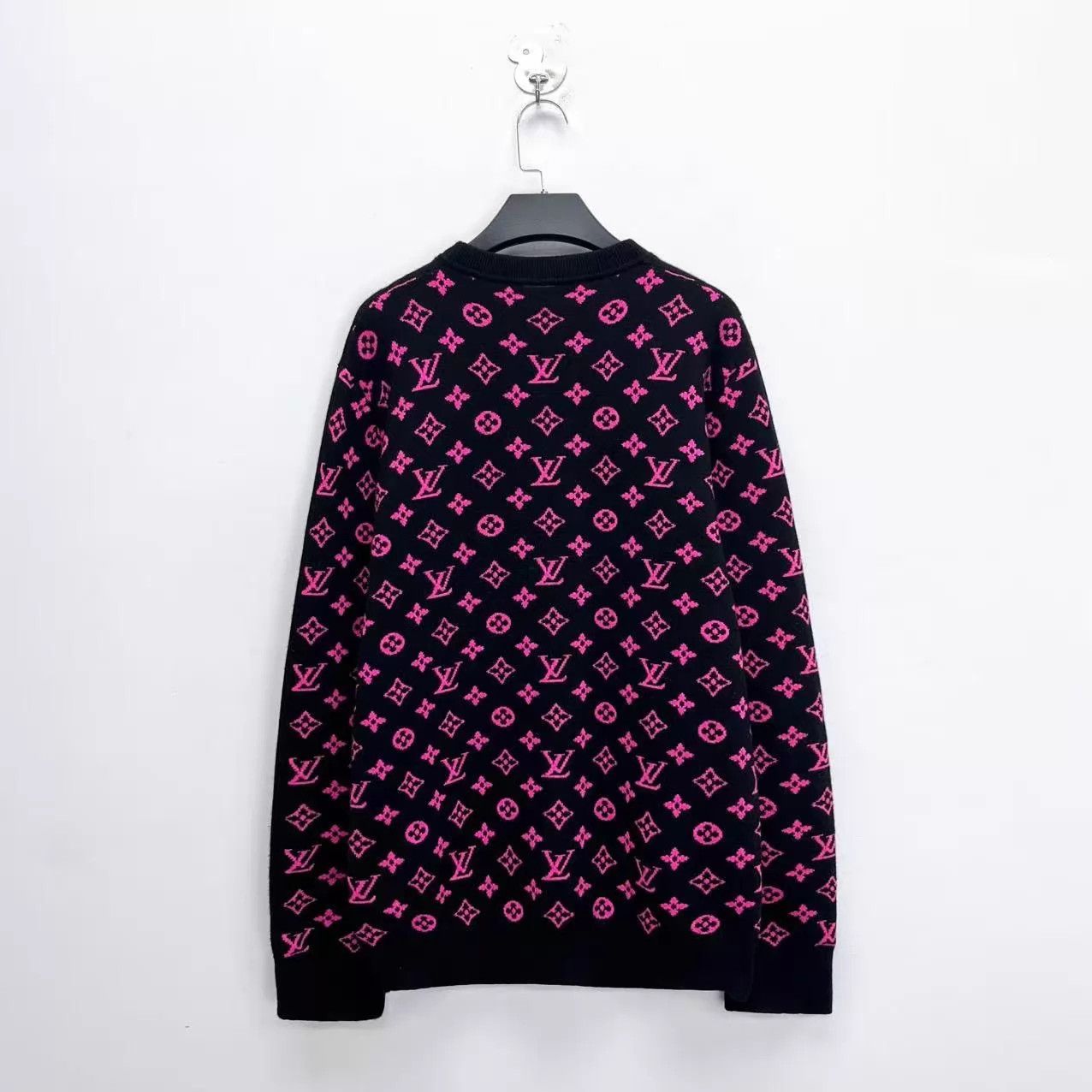Louis Vuitton LV Pink/Black 3D back monogram cashmere sweater XL unisex Size US XL / EU 56 / 4 - 1 Thumbnail