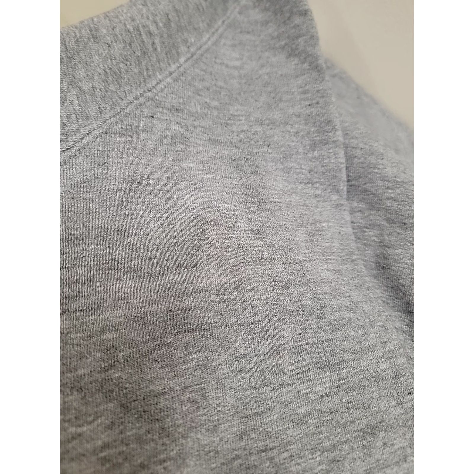 Vintage VINTAGE Russell Sweater Mens XL Gray USA Made Tri Blend Sportswear/Beach 1990s Distressed Chest 22 Length 26 Size US XL / EU 56 / 4 - 7 Thumbnail