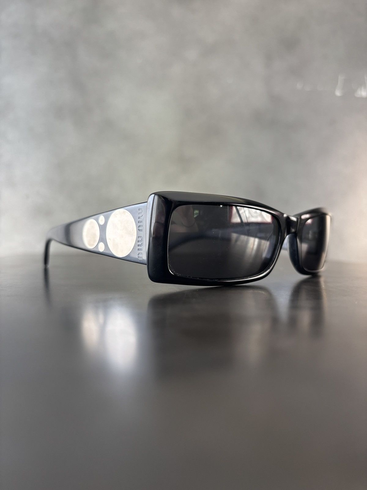 Vintage Miu Miu Sunglasses SMU 22E Y2K 2000s Sporty Circles