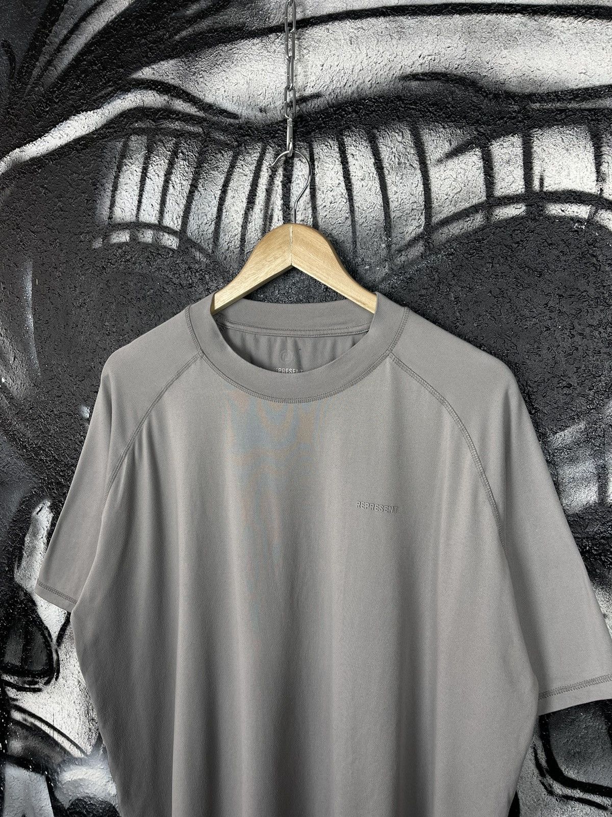 Represent Clo. Represent Clo. Basic Grey T-Shirt Men’s Size XXL Size US XXL / EU 58 / 5 - 3 Thumbnail