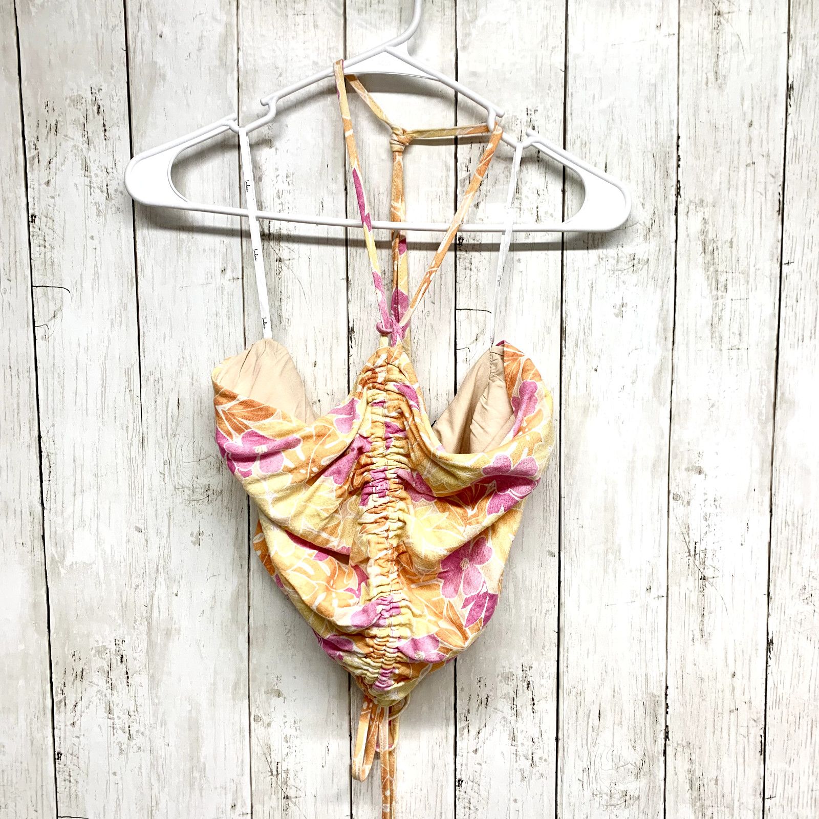 Other Lulus Cropped Size M Floral Halter Tie Neck Ruched Front NWT Size M / US 6-8 / IT 42-44 - 1 Thumbnail