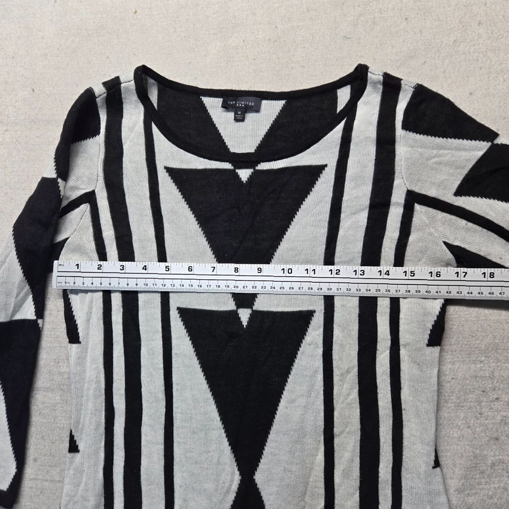 Vintage VINTAGE The Limited Black White Aztec Long Sleeve Casual Sweater Dress Women's M Medium Size M / US 6-8 / IT 42-44 - 4 Thumbnail