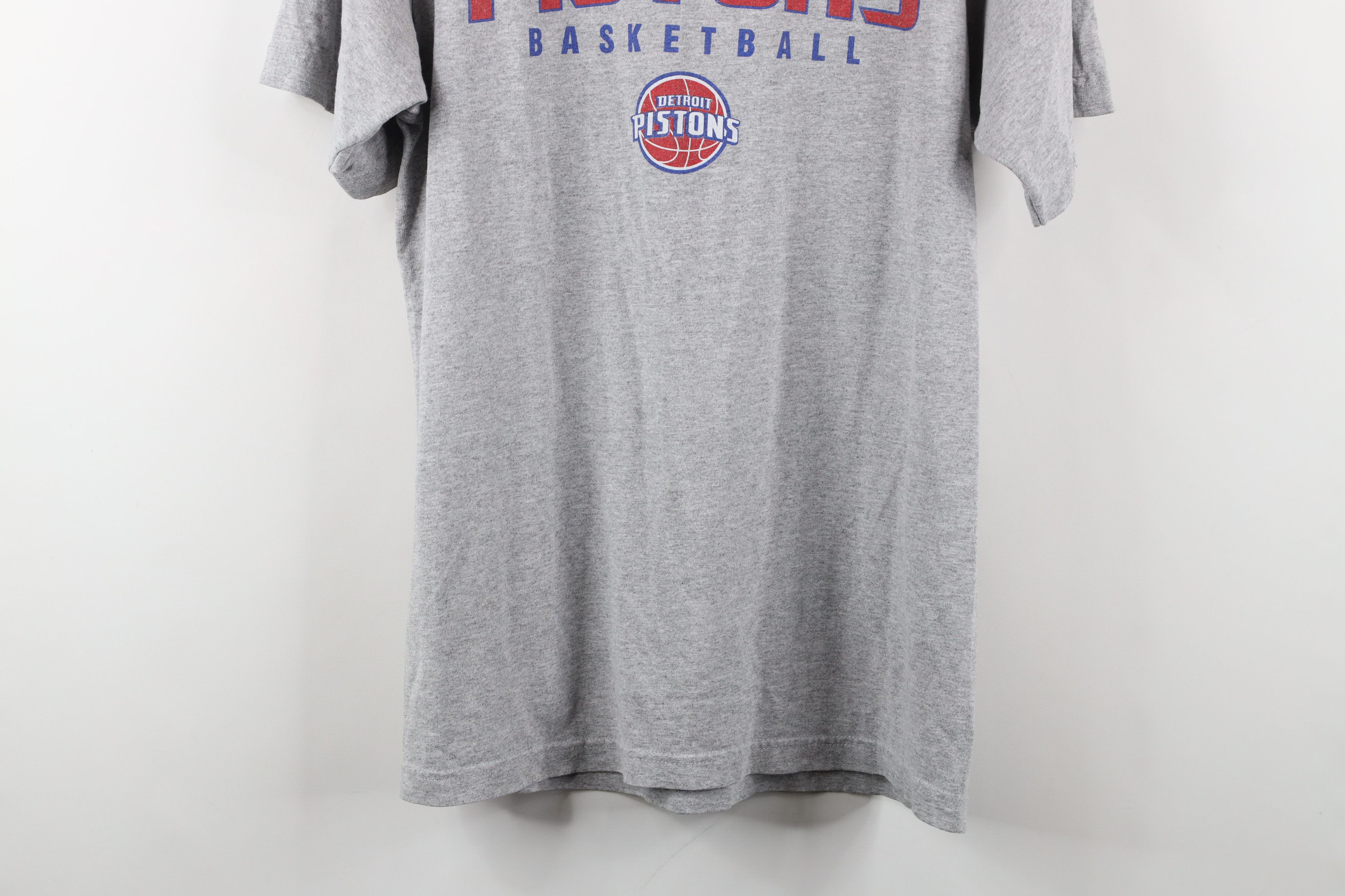 Adidas × Vintage Vintage Adidas Spell Out Detroit Pistons Basketball T-Shirt Size US M / EU 48-50 / 2 - 3 Thumbnail