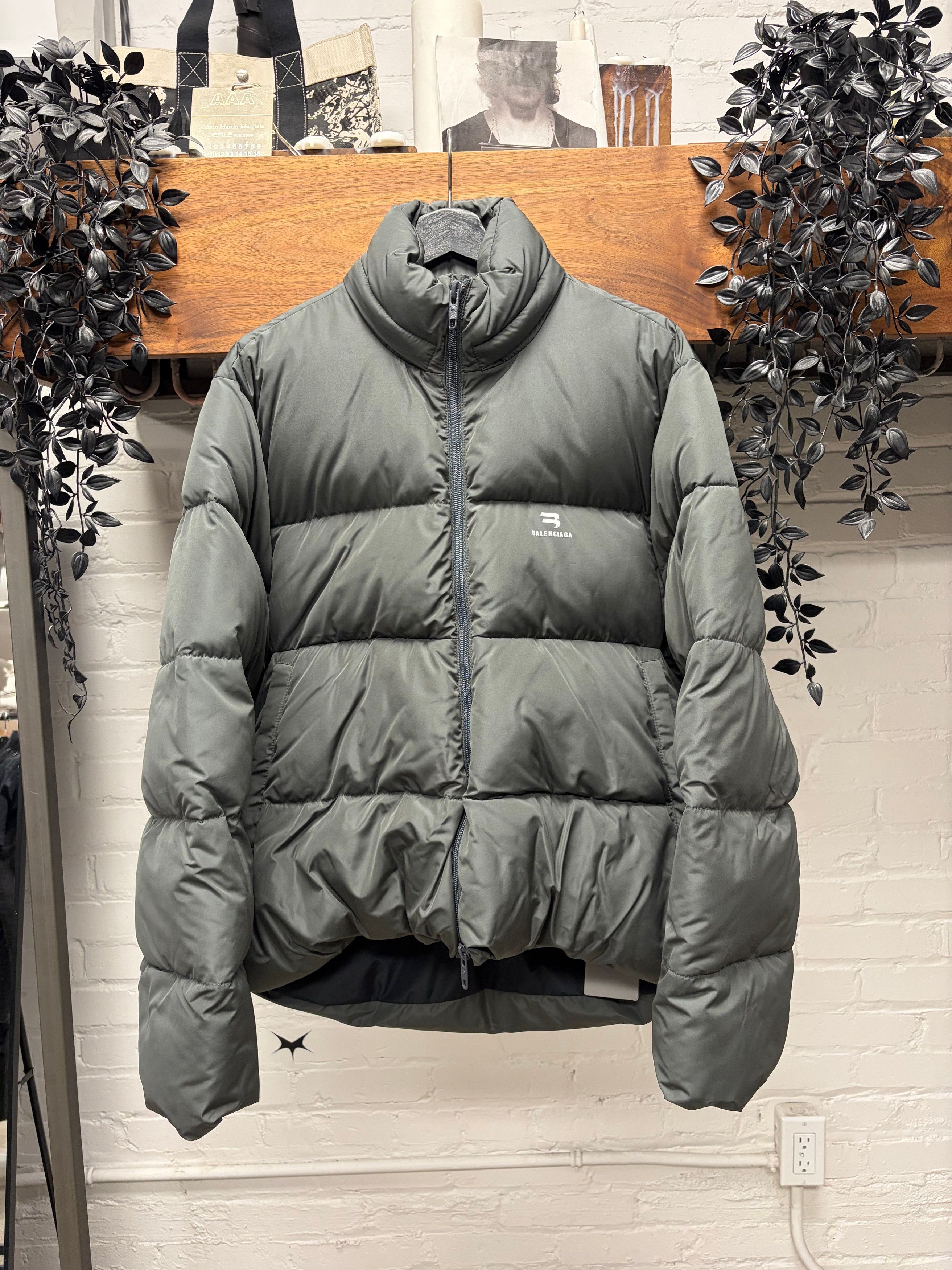 Balenciaga Balenciaga ‘Sports Icon Logo’ Black Down Filled Puffer Jacket Size US M / EU 48-50 / 2 - 1 Thumbnail