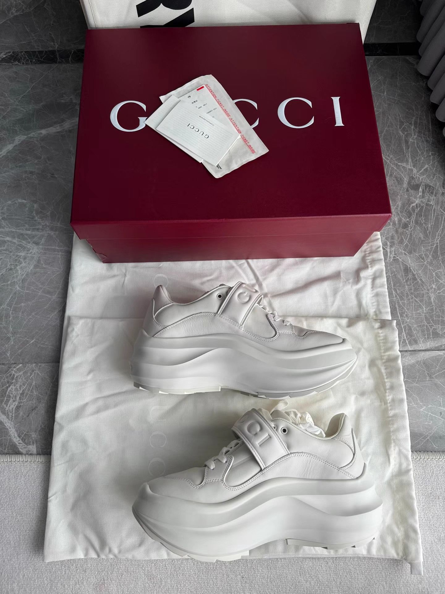 Gucci Gucci Platform Velcro Dad Sneakers K6 Size US 7.5 / IT 37.5 - 6 Thumbnail