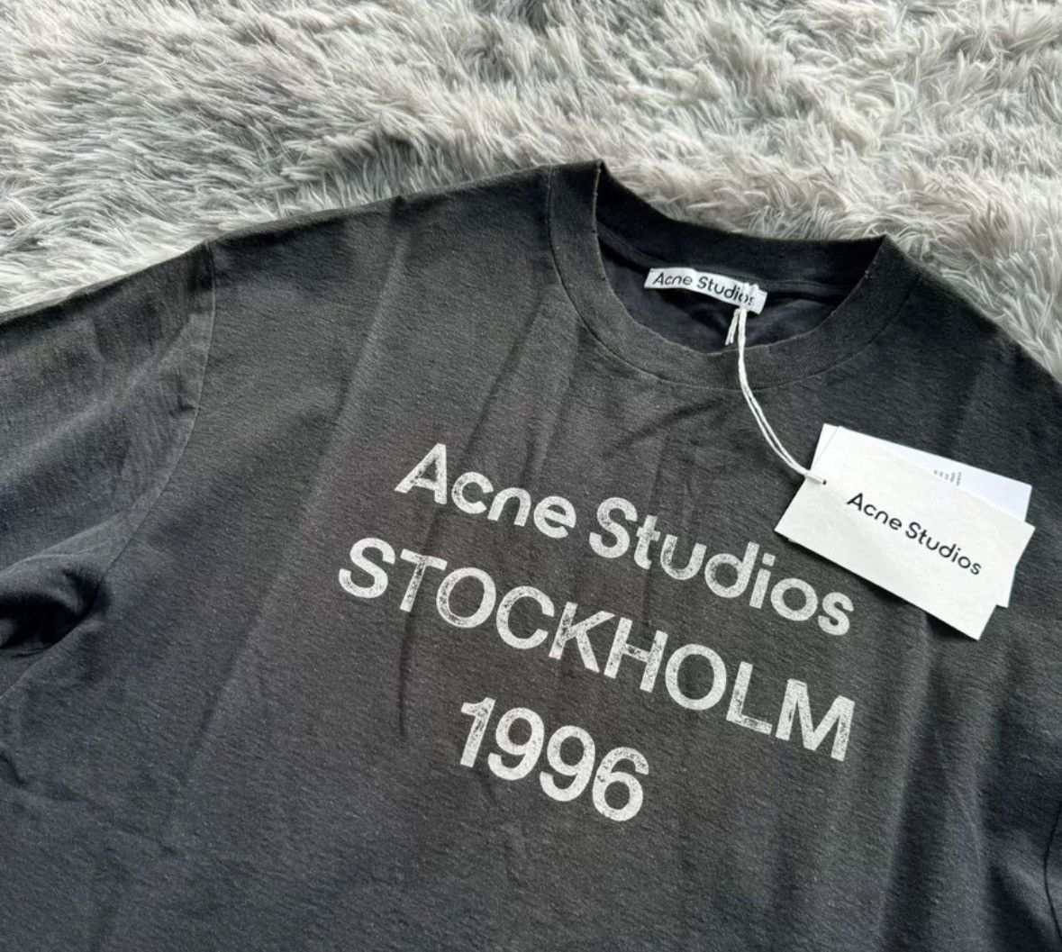 Acne Studios Acne Studios 1996 destroys short sleeves 2412-Nextarrow Size US XS / EU 42 / 0 - 3 Thumbnail