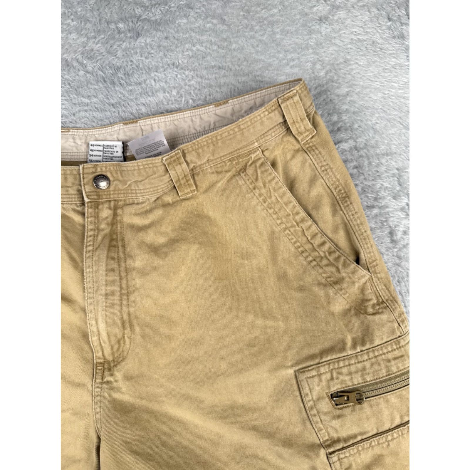 Vintage VINTAGE Columbia Shorts Mens Cargo 36 Beige 100% Cotton Twill Cargo Shorts Beige Mens 36 Regular Adult Mens Size US 36 / EU 52 - 6 Thumbnail