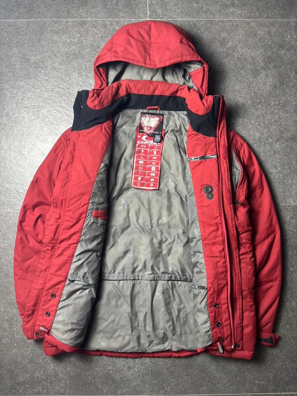 Oakley 2000s Oakley Hydrofuel Anatomical Puffer Jacket Size US XL / EU 56 / 4 - 7 Thumbnail