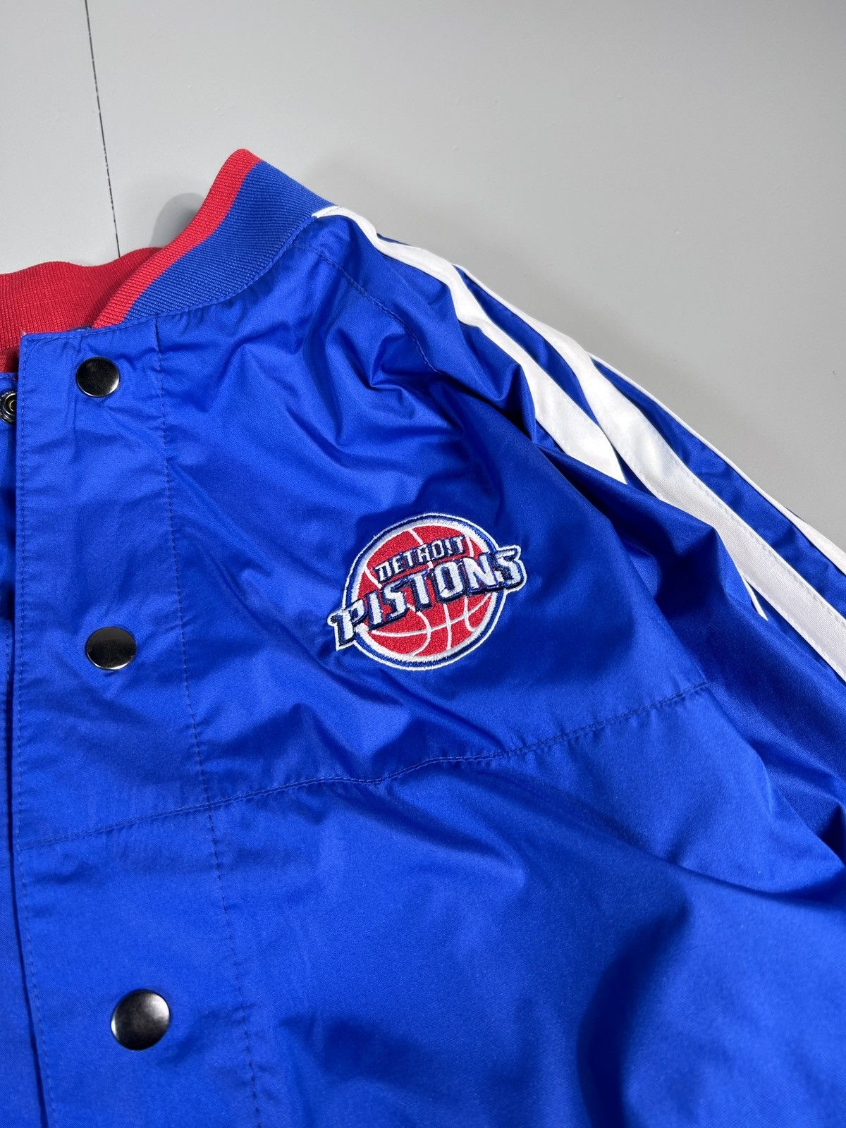 Adidas × NBA × Vintage Adidas Detroit Pistons NBA Pull Over Double Sides Jacket S Size US S / EU 44-46 / 1 - 3 Thumbnail