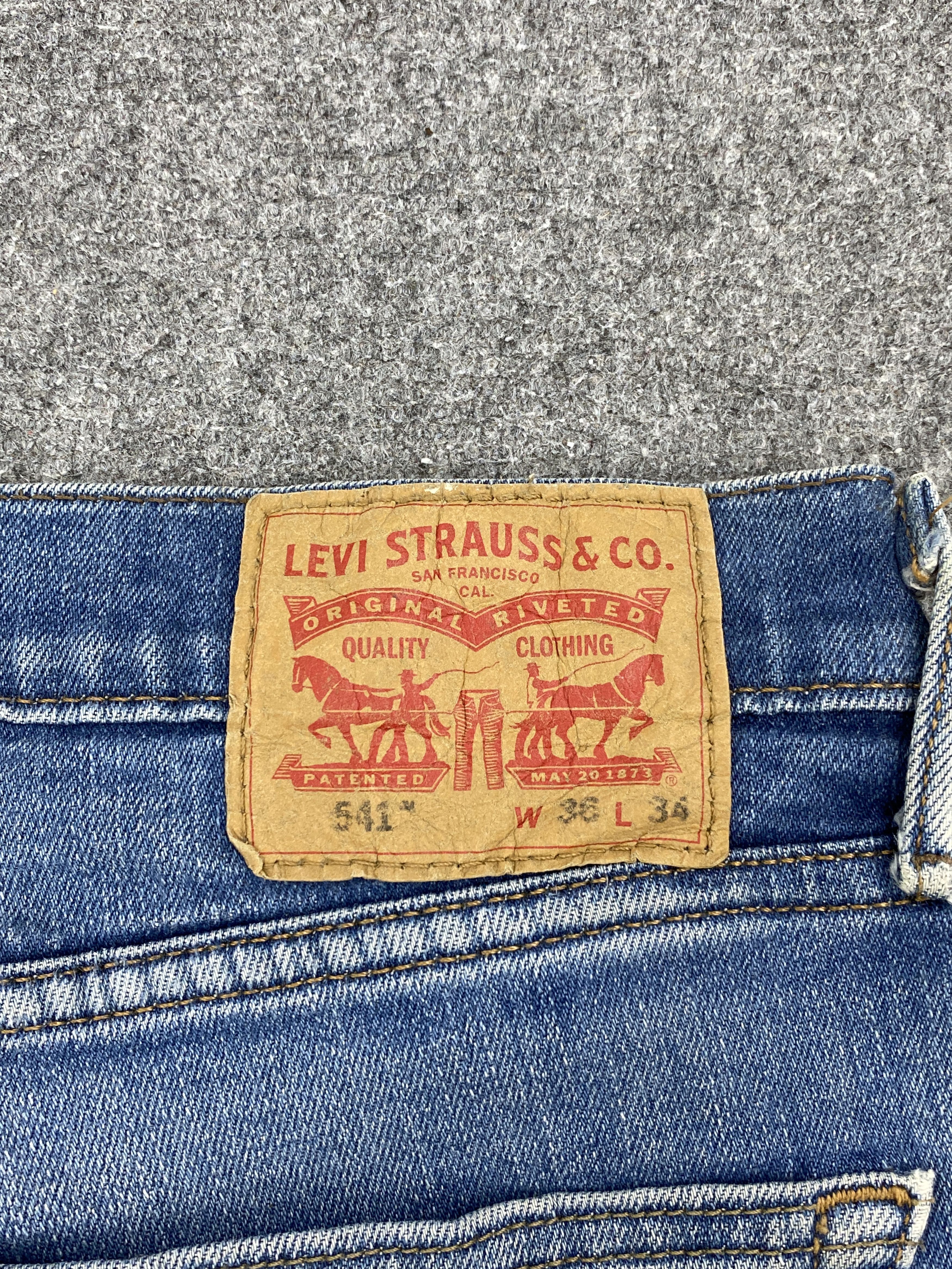 Levi's Vintage Levis 541 Faded Blue Jeans DP2340 Size US 36 / EU 52 - 5 Thumbnail