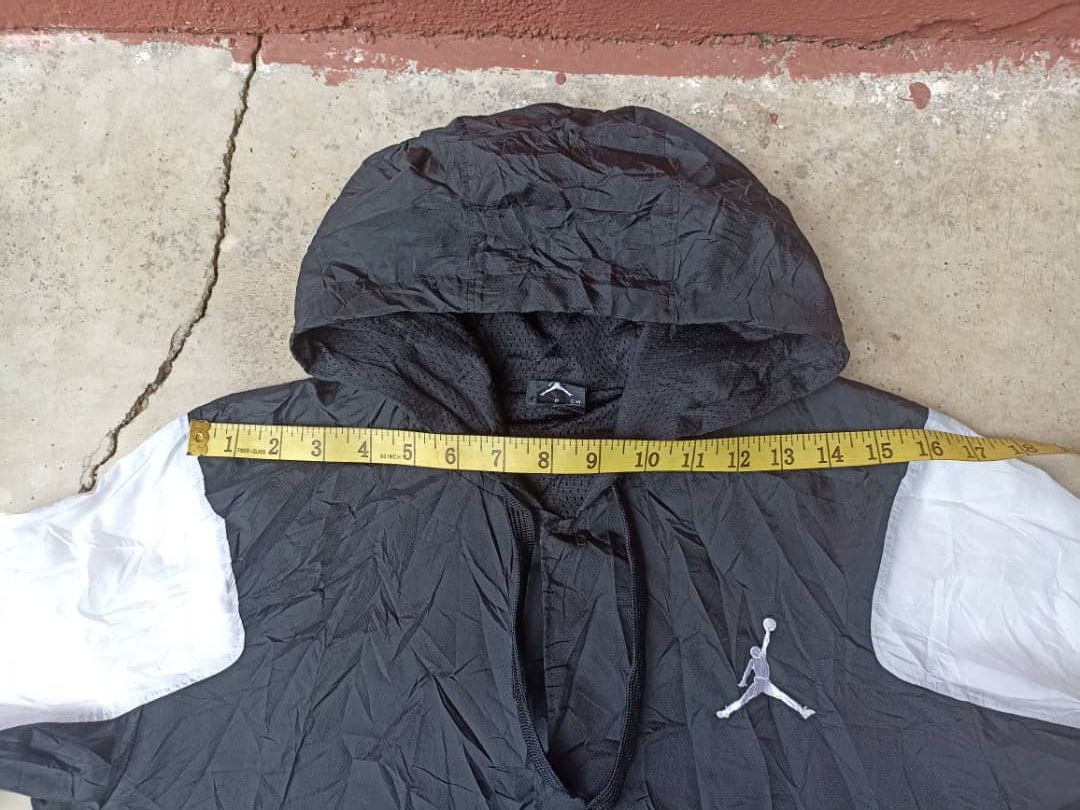 Jordan Brand Air Jordan Windbreaker Hoodie Size US S / EU 44-46 / 1 - 15 Thumbnail