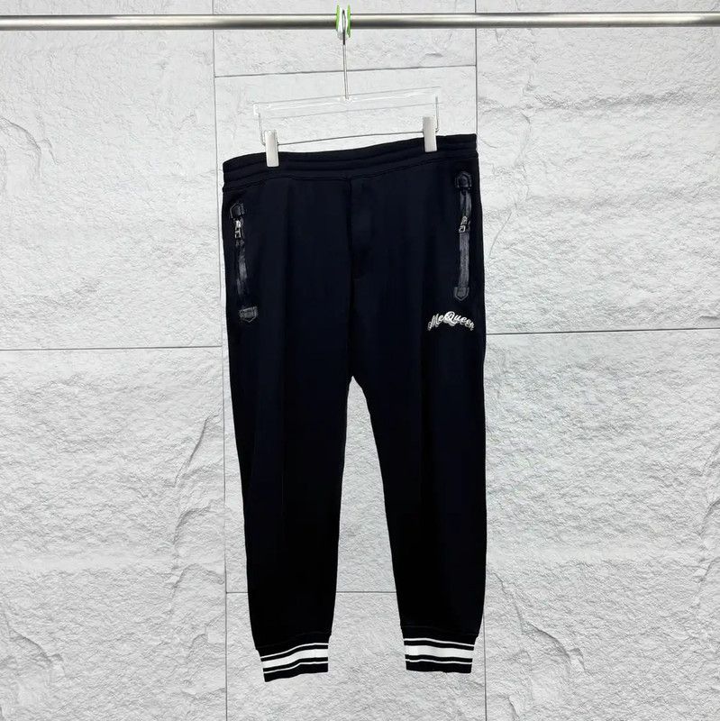 Alexander McQueen Alexander McQueen Black Casual Pants for Men 0089 Size US 44 / EU 60 - 1 Thumbnail