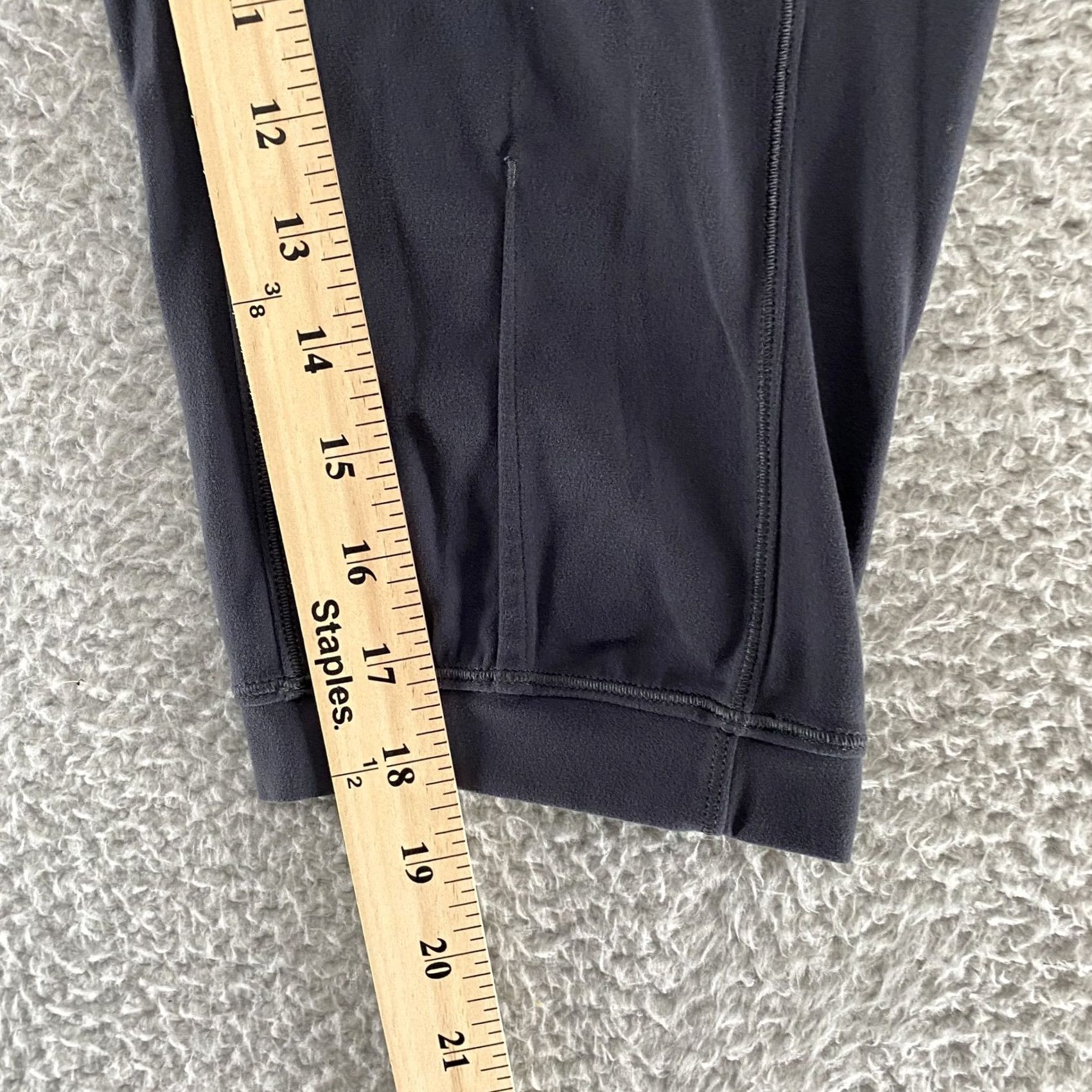 Lululemon Lululemon Pants Womens 6 Gray Capri Stretch Rejuvenate Yoga Activewear Size 28" / US 6 / IT 42 - 7 Thumbnail