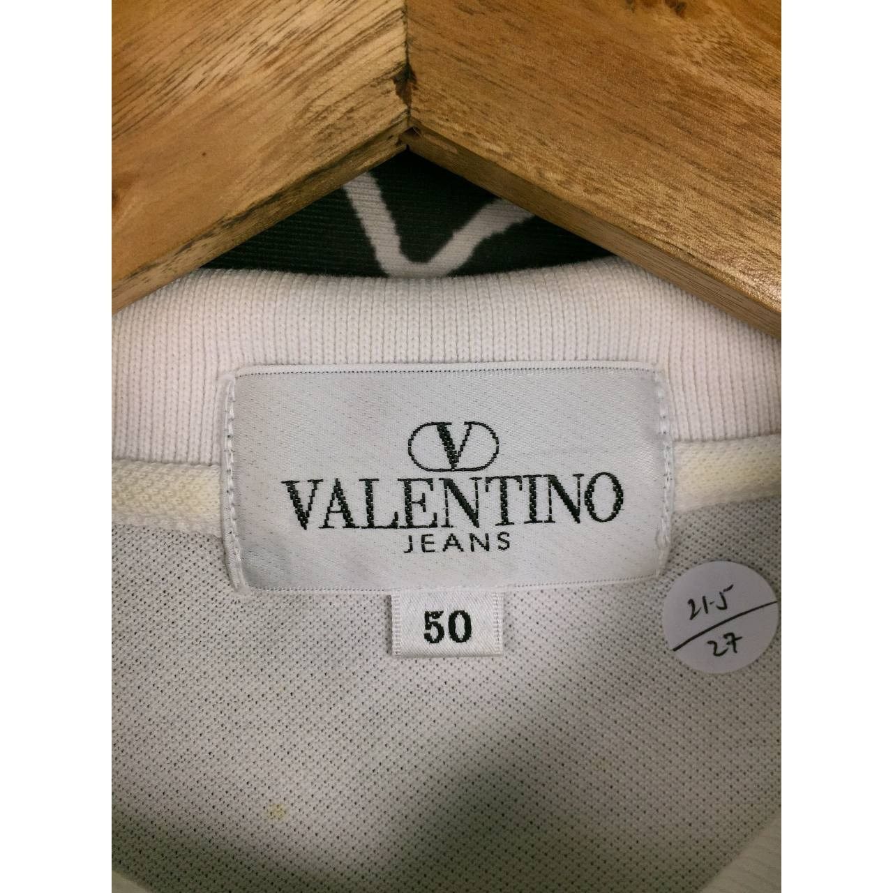Valentino Vtg Valentino Jeans Embroidered Logo Polo Tee Size 50 Size US L / EU 52-54 / 3 - 21 Thumbnail