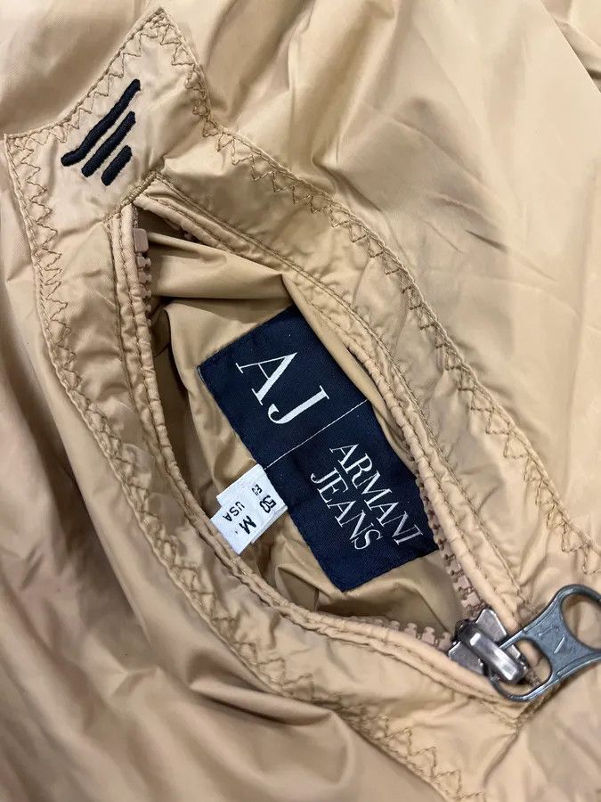 Armani 1990s Armani Réversible Beige & Navy Nylon Bomber Jacket Size US S / EU 44-46 / 1 - 15 Thumbnail