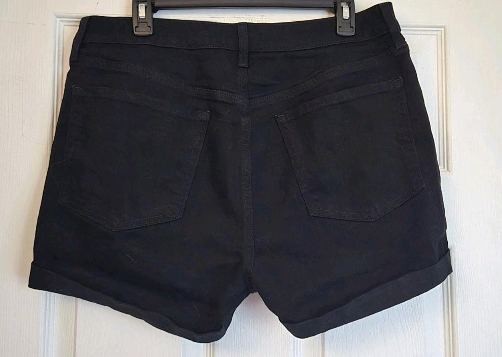 Old Navy Old Navy Womens High Rise Wow HR Short Black Jack Jean Short Size 36" / US 14 / IT 50 - 2 Thumbnail