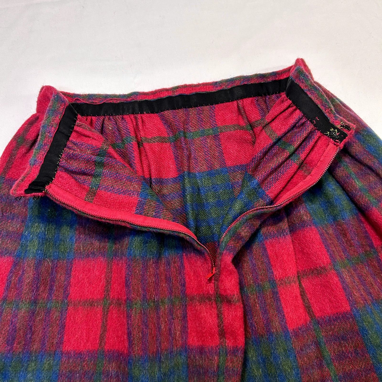 Handmade Vintage 80s Plaid Wool Blend hand-sewn Skirt 25" Size 25" / US 0 / IT 36 - 5 Thumbnail