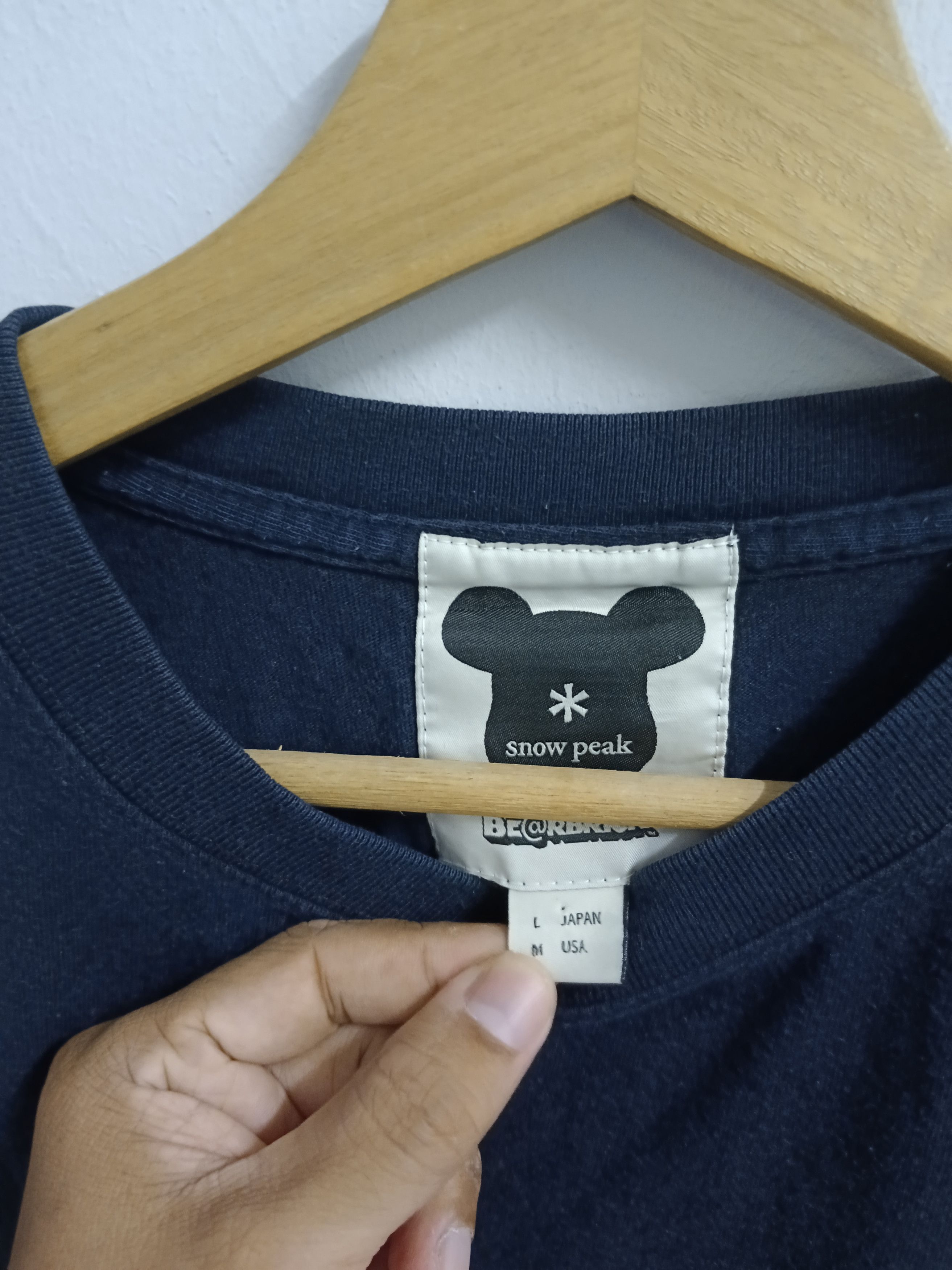 Medicom Toy × Snow Peak BEARBERICK X SNOW PEAK T SHIRT Size US M / EU 48-50 / 2 - 4 Thumbnail