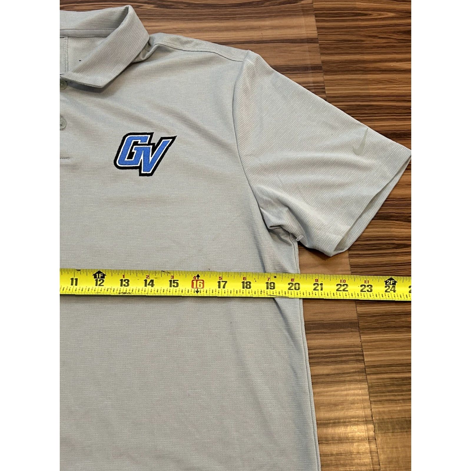 Nike VINTAGE Nike Golf Shirt Gray Mens Medium Dri-Fit Polo Short Sleeve Golf 90s Outdoor Y2k Mens Size US M / EU 48-50 / 2 - 3 Thumbnail