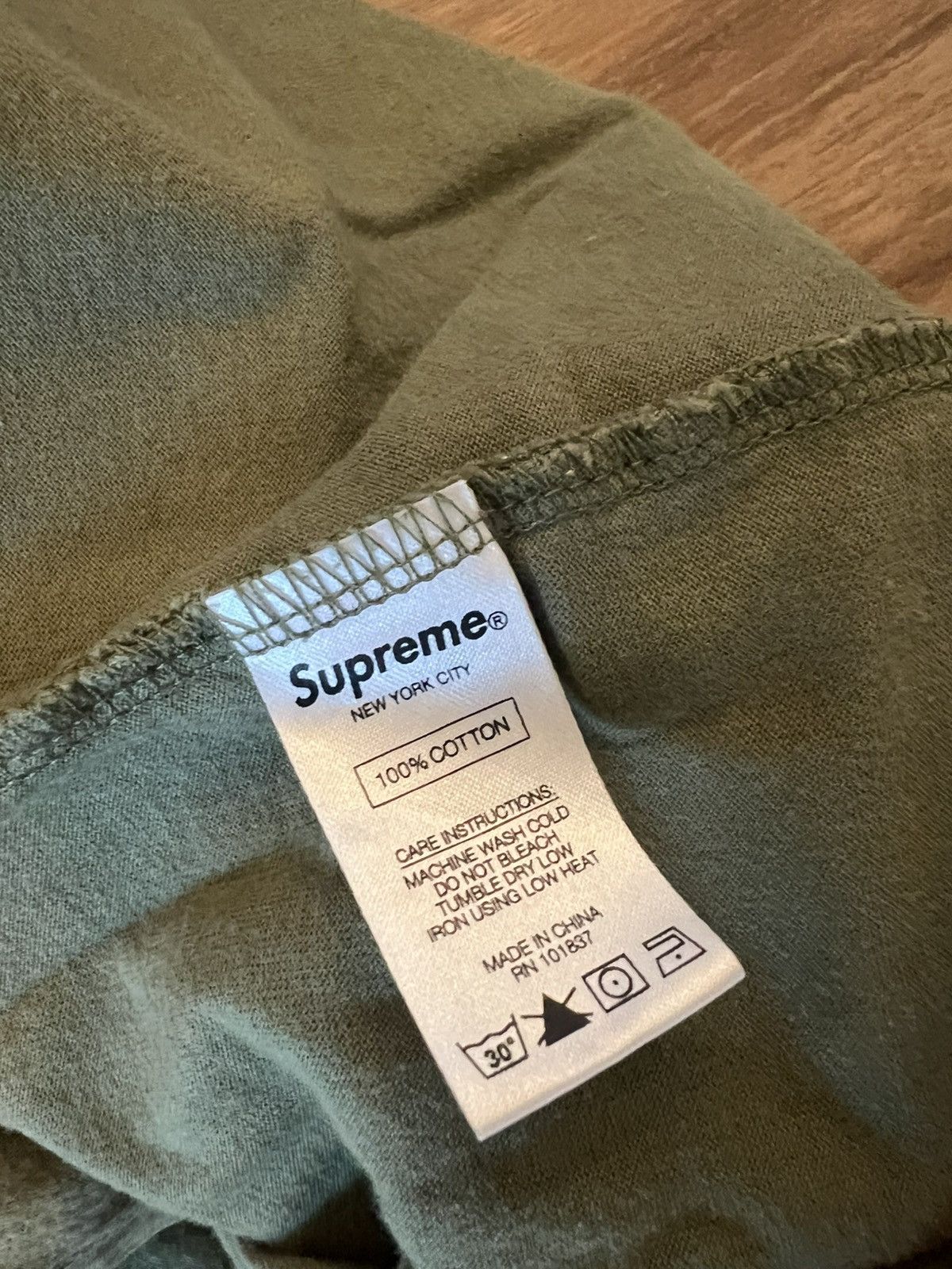 Supreme Supreme Small Box tee olive Size US L / EU 52-54 / 3 - 4 Thumbnail
